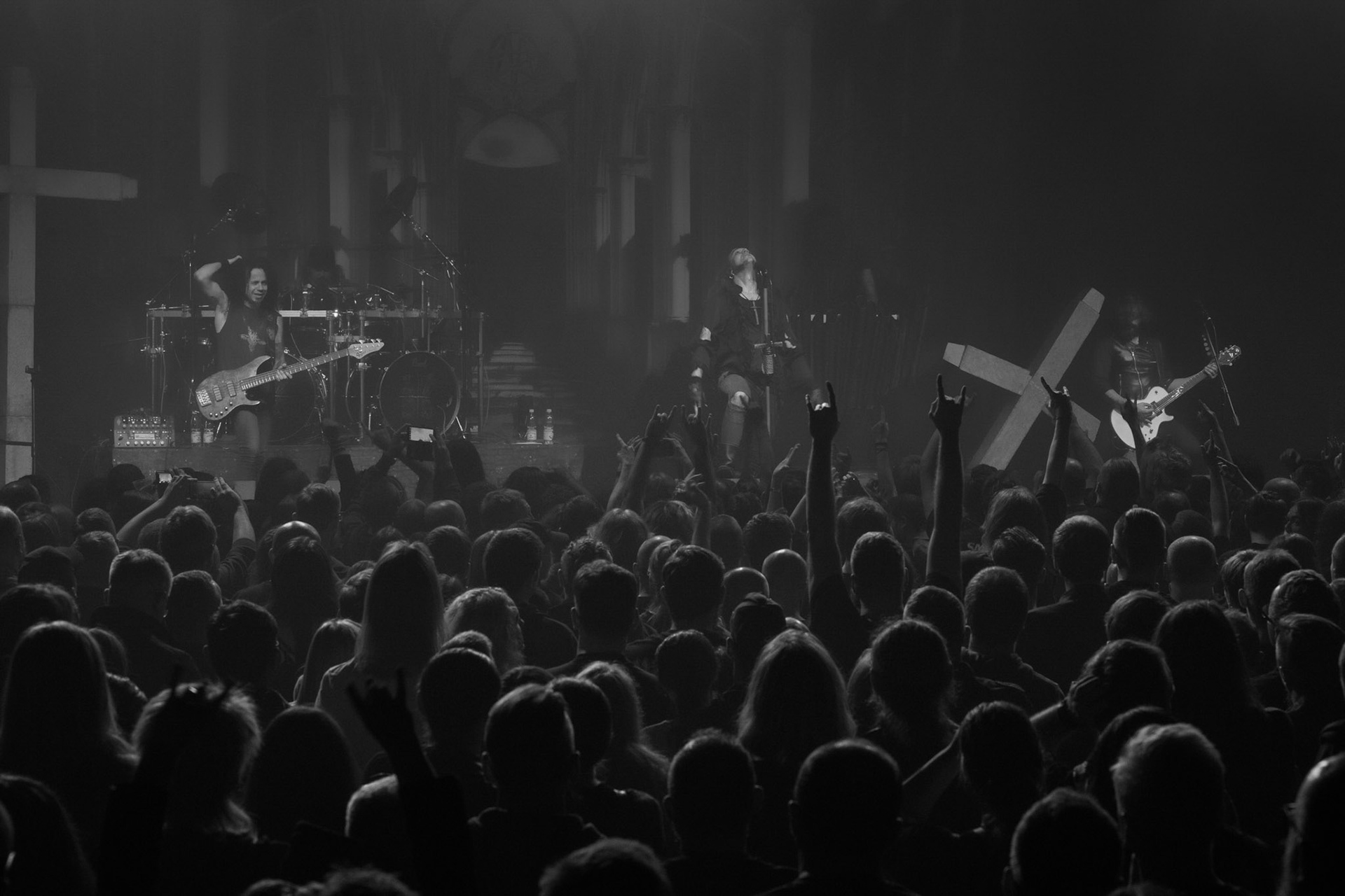 25.11.2019 Warszawa Klub Progresja Europejska Trasa Moonspell z Rotting Christ 2019
koncert Moonspell
N/z Fernando Langsuyar Ribeiro wokal  
N/z Ricardo Amorim gitara  
N/z Pedro Passionis Paixăo instrumenty klawiszowe  
N/z Miguel Mike Gaspar perkusja  
N/z Aires Pereira gitara basowa 
fot. Andrzej Wasilkiewicz/REPORTER