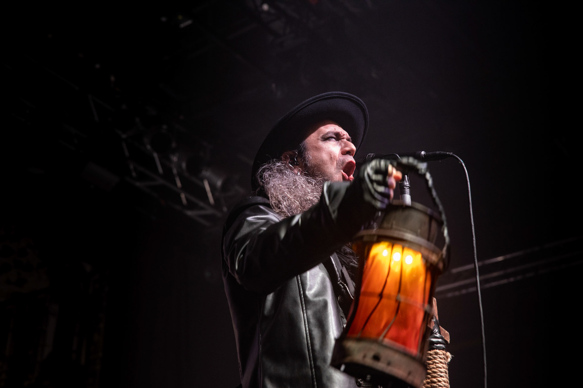 25.11.2019 Warszawa Klub Progresja Europejska Trasa Moonspell z Rotting Christ 2019
koncert Moonspell
N/z Fernando Langsuyar Ribeiro wokal  
N/z Ricardo Amorim gitara  
N/z Pedro Passionis Paixăo instrumenty klawiszowe  
N/z Miguel Mike Gaspar perkusja  
N/z Aires Pereira gitara basowa 
fot. Andrzej Wasilkiewicz/REPORTER