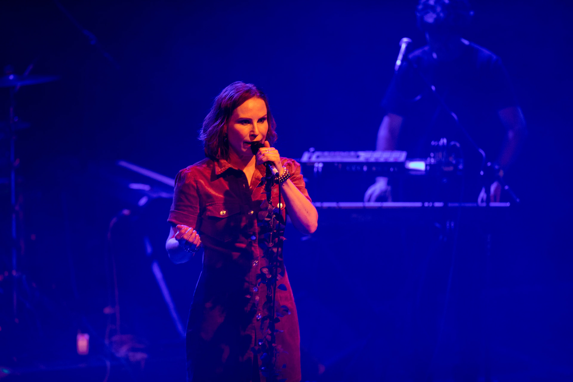 The Gathering: holenderska grupa rockowa, trasa The Gathering_30th Anniversary od doom-metalowego brzmienia z lat 90 po melodyjne i klimatyczne rejony rocka, trip-rock, post-rock, metalu, czy shoegaze. Koncert Warszawa Progresja, HQ44

The Gathering w składzie:
Silje Wergeland – wokal
Rene Rutten – gitara
Hans Rutten – perkusja
Frank Boeijen – klawisze
Hugo Prinsen Geerligs – bass
fot. Andrzej kaziq Wasilkiewicz/Reporter