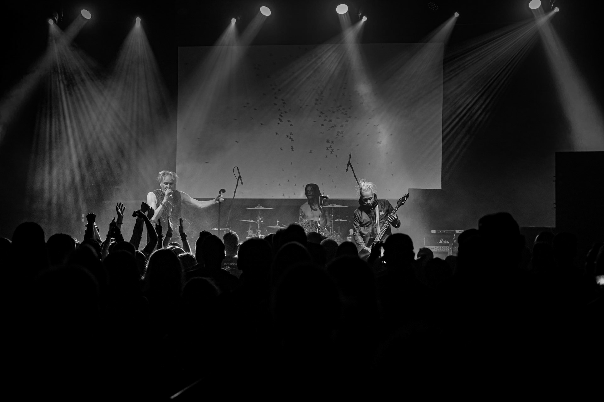 9.08.2022 FRONT LINE ASSEMBLY (Metropolis Records/Kanada) - Industrial/EBM - Warszawski koncert w Progresji.  WiniaryBookings,fot. Andrzej Wasilkiewicz/kaziq.com