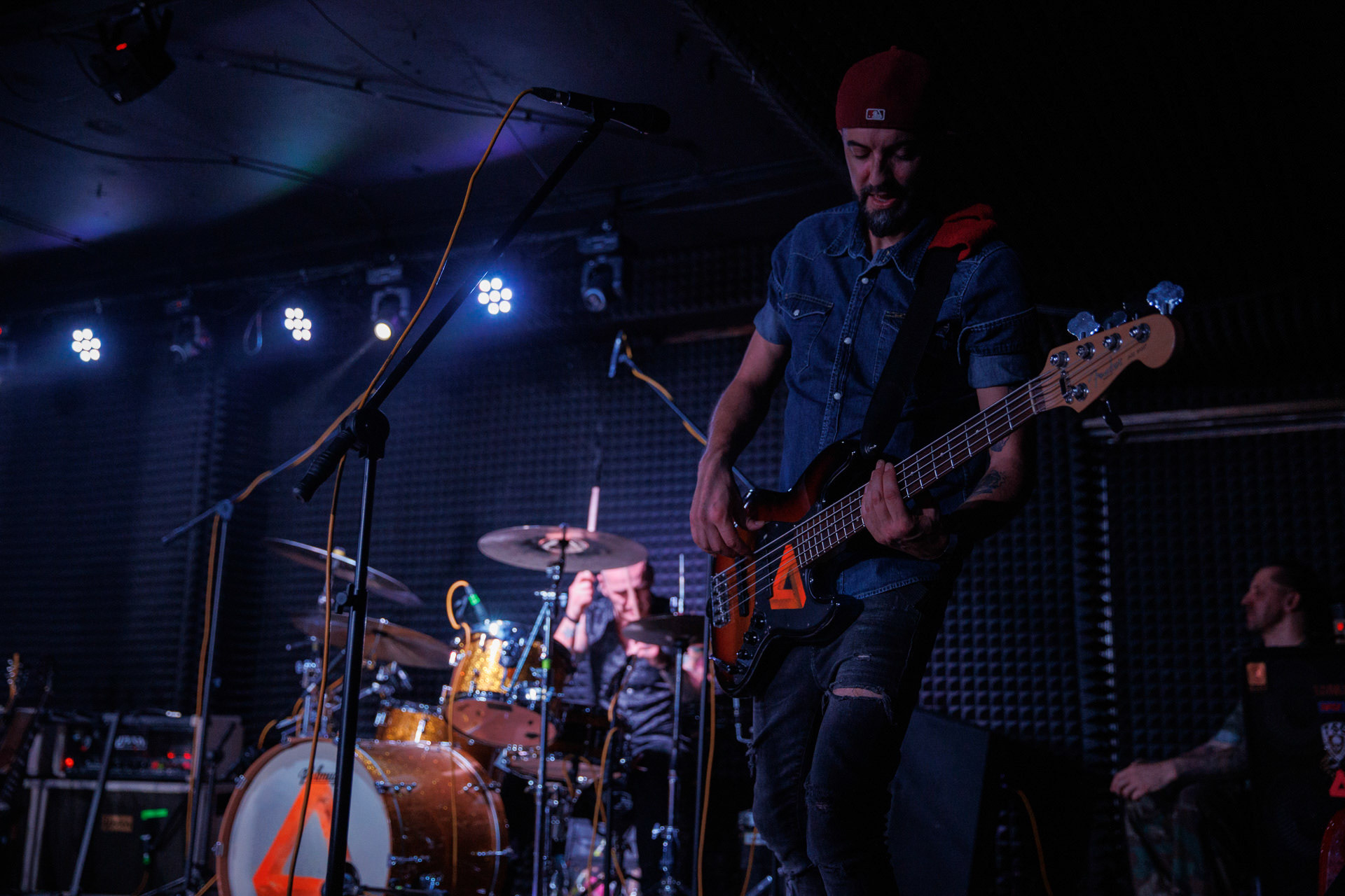 12.11.2021 Lipali - koncert Warszawa klub Remont.Najnowszy album „MOSTY, RZEKI, LUDZIE”.Tomasz Lipa Lipnicki - wokal, gitara,Roman Bereznicki - gitara, klawisze, wokal,Lukasz Gajowy Gajowniczek - bass,Lukasz Luk Jeleniewski - perkusja, Rock, rock progresywny, rock alternatywny, polski rock.fot. Andrzej kaziq Wasilkiewicz/Reporter