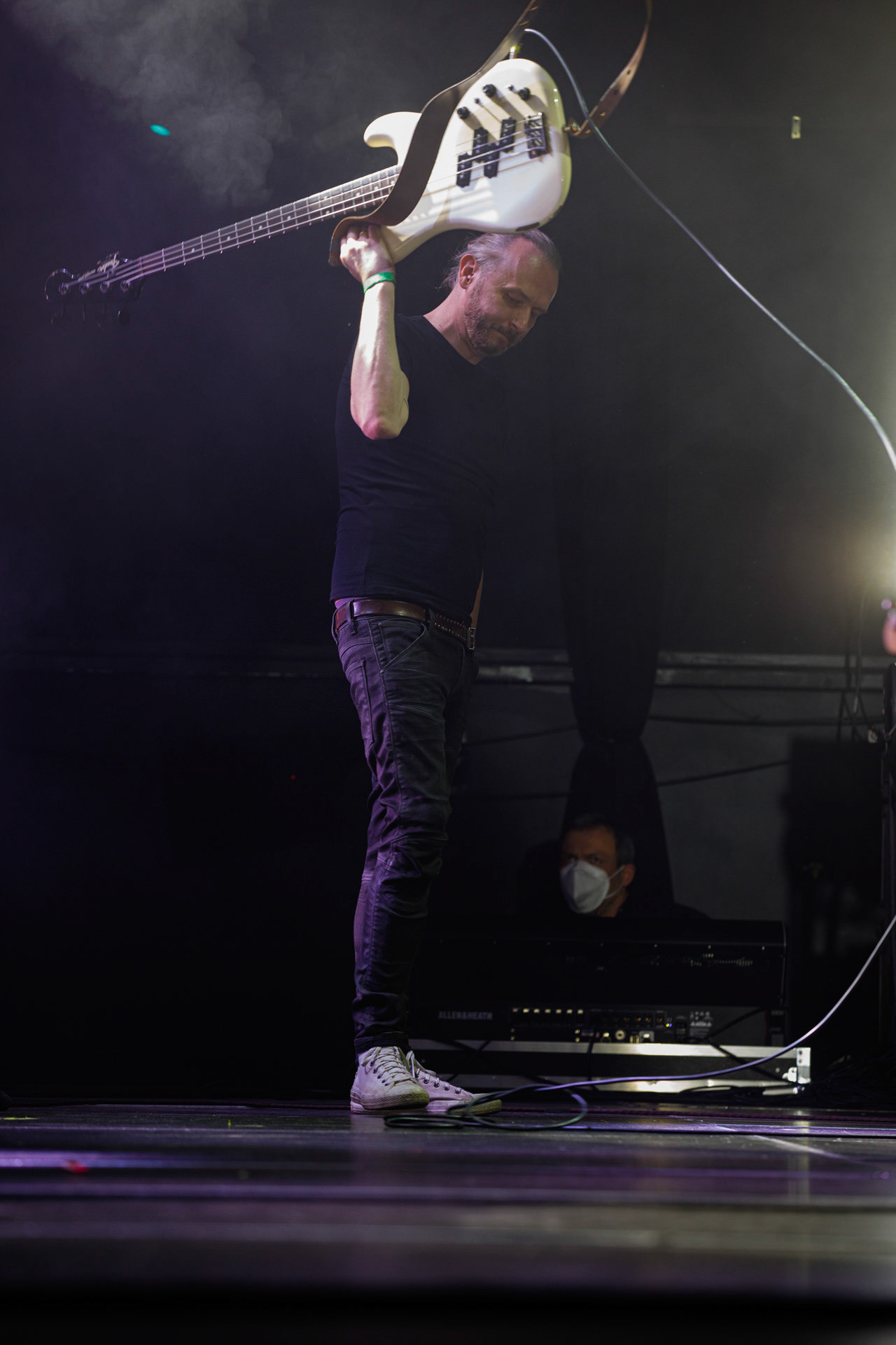 16.11.2021 Dezerter - 40 lecie,koncert Warszawa Palladium. N/z Robert Robal Matera gitara, N/z Krzysiek Grabowski perkusja,N/zJacek Chrzanowski bass, Dezerter, SS20, Punk, Punkrock, hardcore, rock.fot. Andrzej Wasilkiewicz/REPORTER