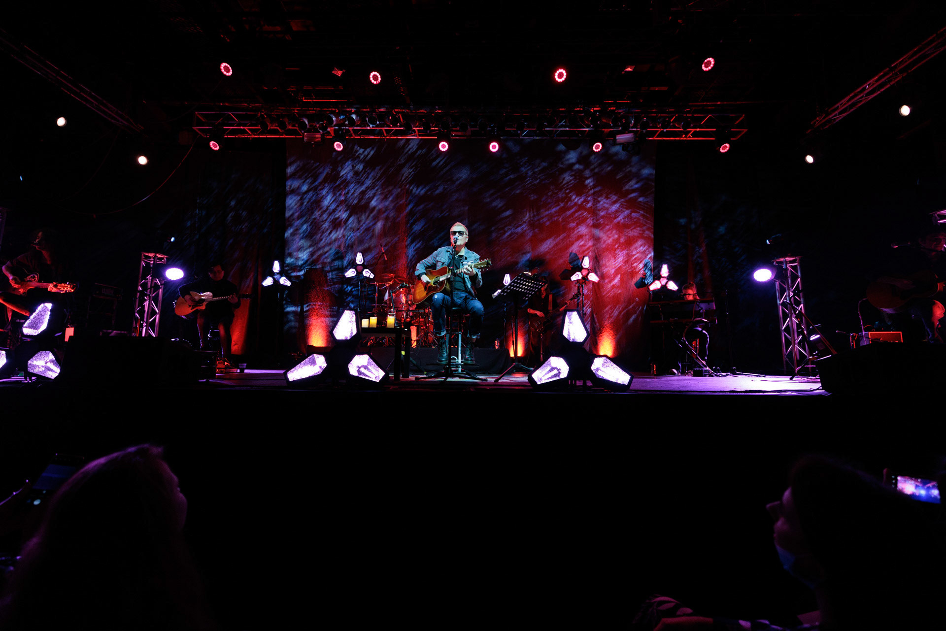 20.02.2022 Wilki 30lat akustycznie - Mija okragle 30 lat od czasu wydania debiutanckiej plyty “Wilki”.Koncert w warszawskiej Progresji. n/z Robert Gawlinskifot. Andrzej Wasilkiewicz/Reporter