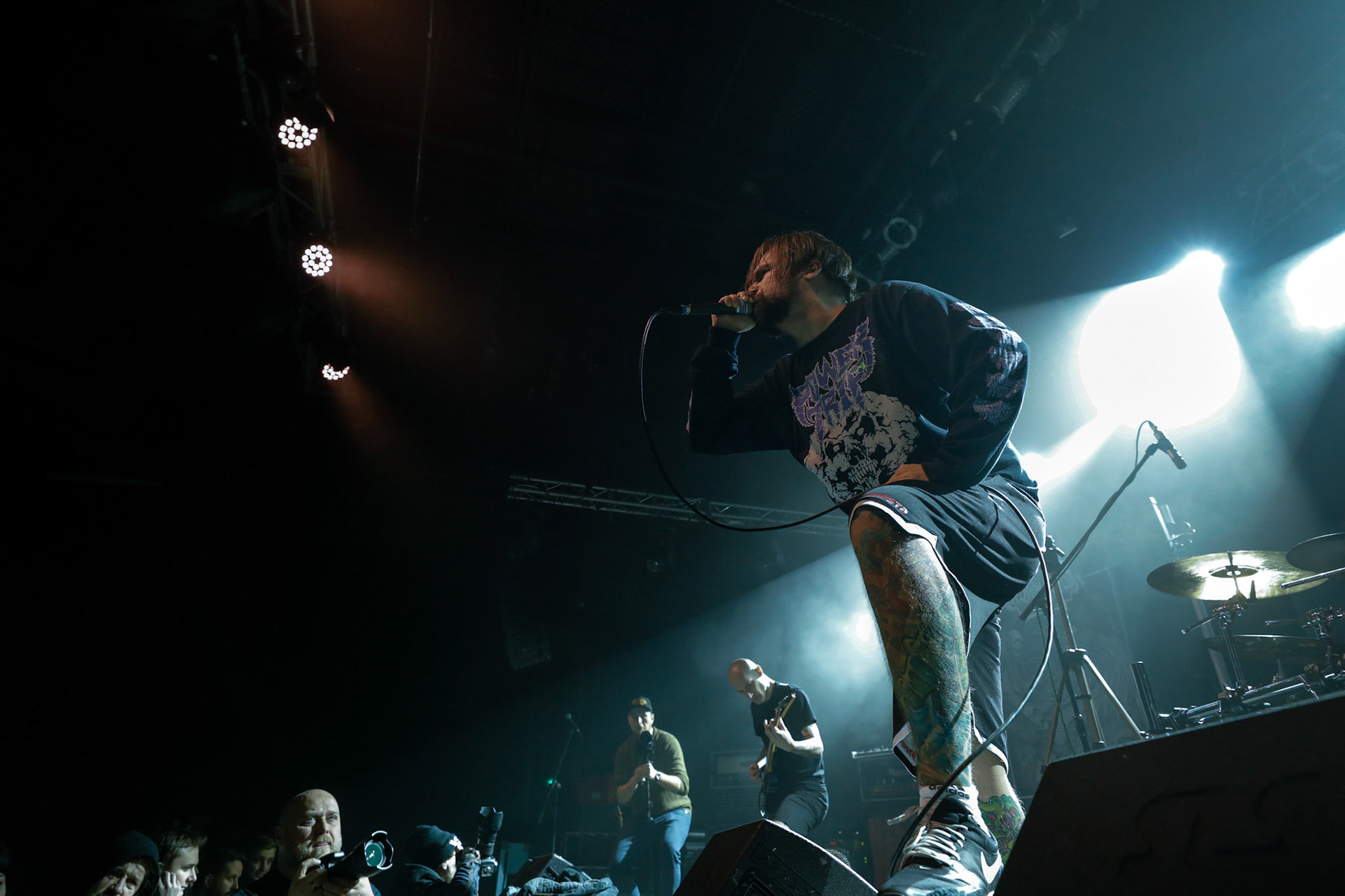 30.11.2018 Knock Out Tour 2018 - Warszawa Progresja - DROWN MY DAY deathcore, metalcore, death metal, 

Maciek "Groov" Korczak wokal, 
Arkadiusz Antosz gitara basowa, 
Sergiusz Smolnicki gitara, 
Sławomir Wojtas gitara, 
Kuba Homik perkusja, fot. Andrzej Wasilkiewicz/Reporter