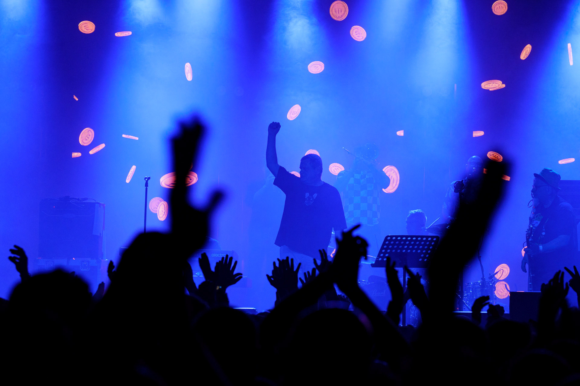 4.11.2022 KULT - Pomaranczowa Trasa 2022 - Warszawa Stodola, Rock, rock progresywny, rock alternatywny, punk, nowa fala, polski rock. fot. Andrzej Wasilkiewicz/Reporter