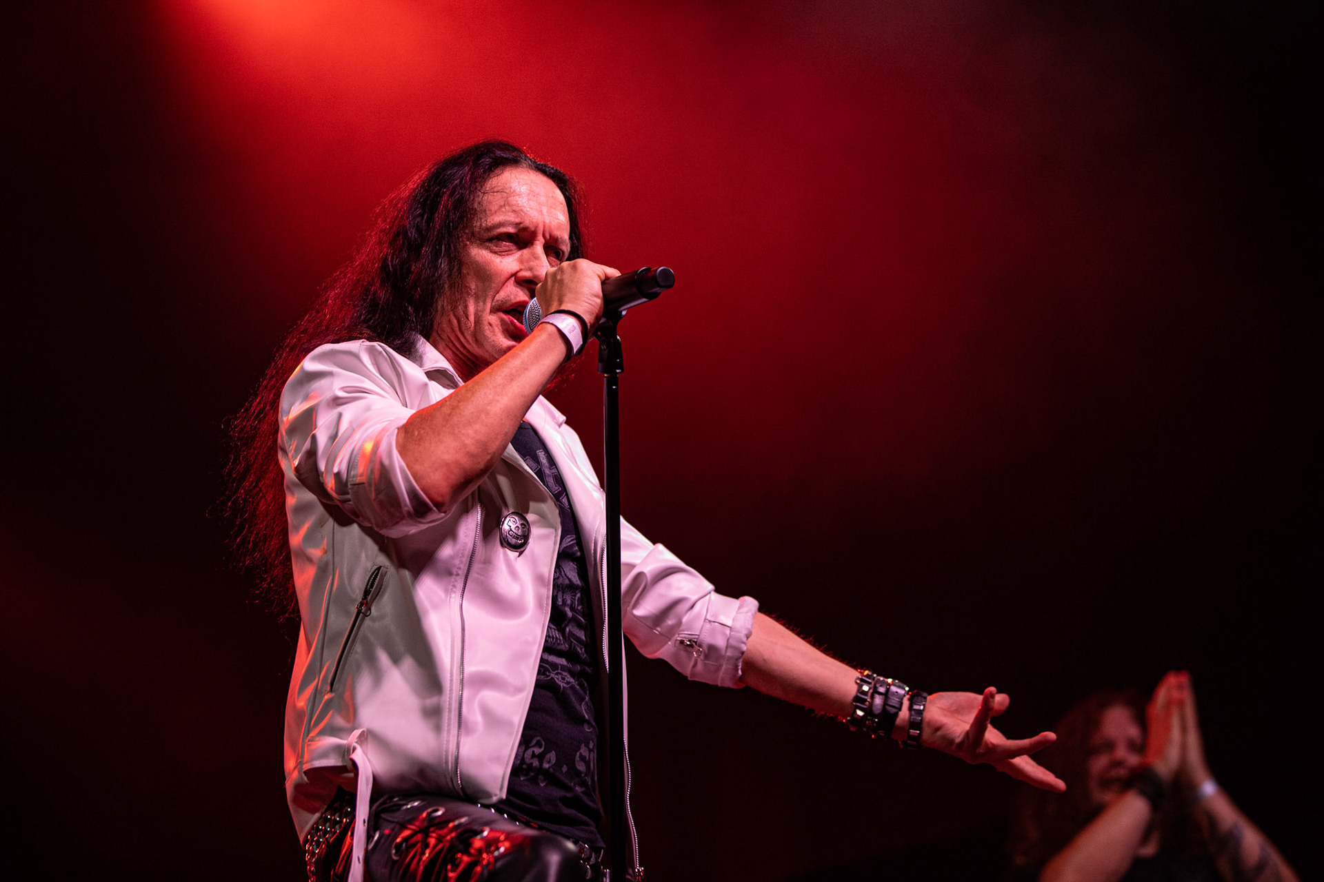 12.09.2021 - KAT i Roman Kostrzewski - koncert "Do zobaczenia w piekle" Wroclaw, Centrum Koncertowe A2.  Tomasz „Titus” Pukacki (Acid Drinkers) - wokal, fot. Andrzej kaziq Wasilkiewicz