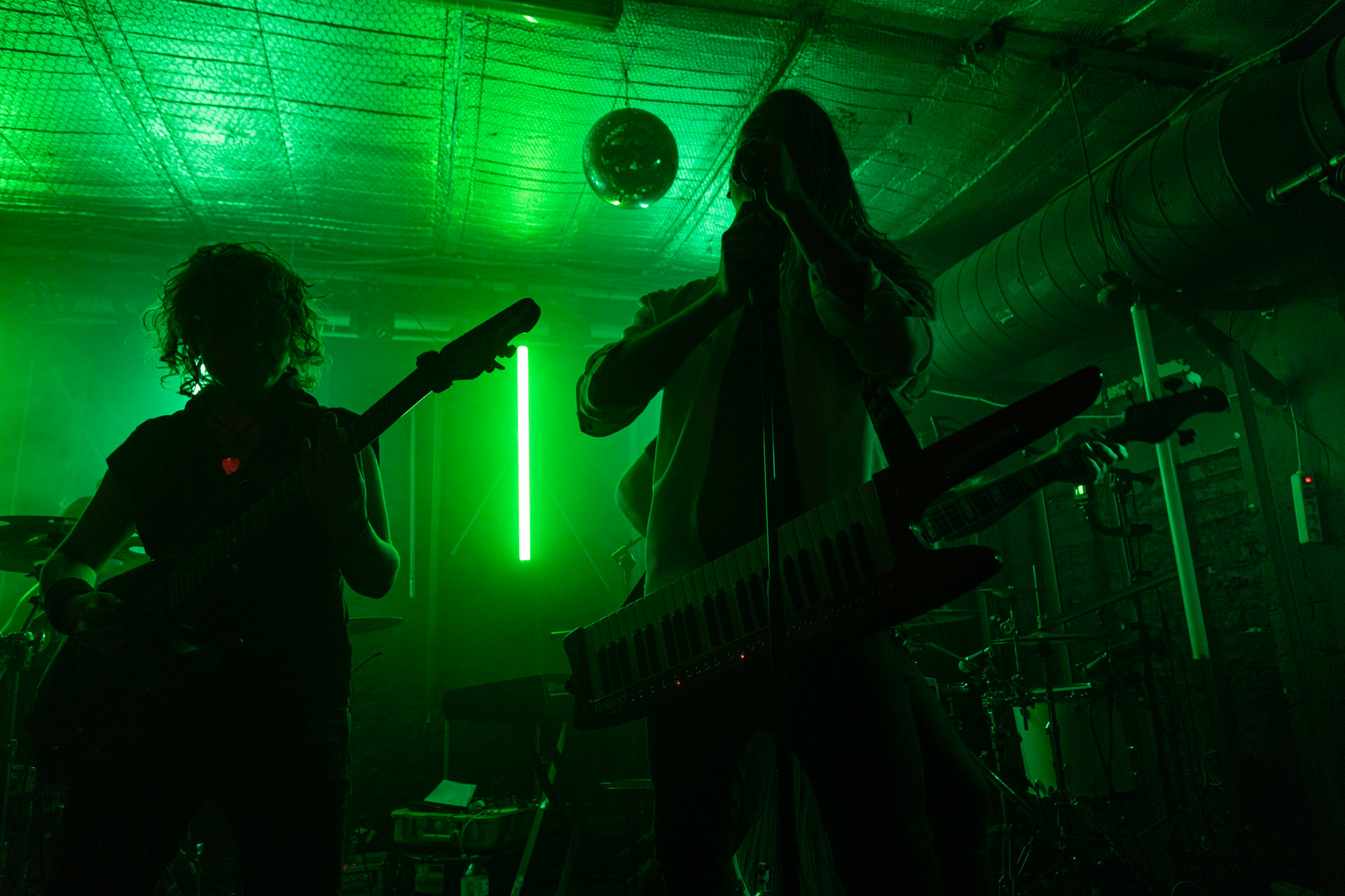 13.09.2022 VOYAGER - Warsaw pop/prog/power/rock/metal.Danny Estrin - Lead Vocals/Keys/Programming,Simone Dow - Guitars,Alex Canion - Bass/Backing Vocals,Scott Kay - Guitars,Ashley Doodkorte - Drums,Produkcja Knock Out Productions,Hydrozagadkafot. Andrzej Wasilkiewicz/kaziq.com