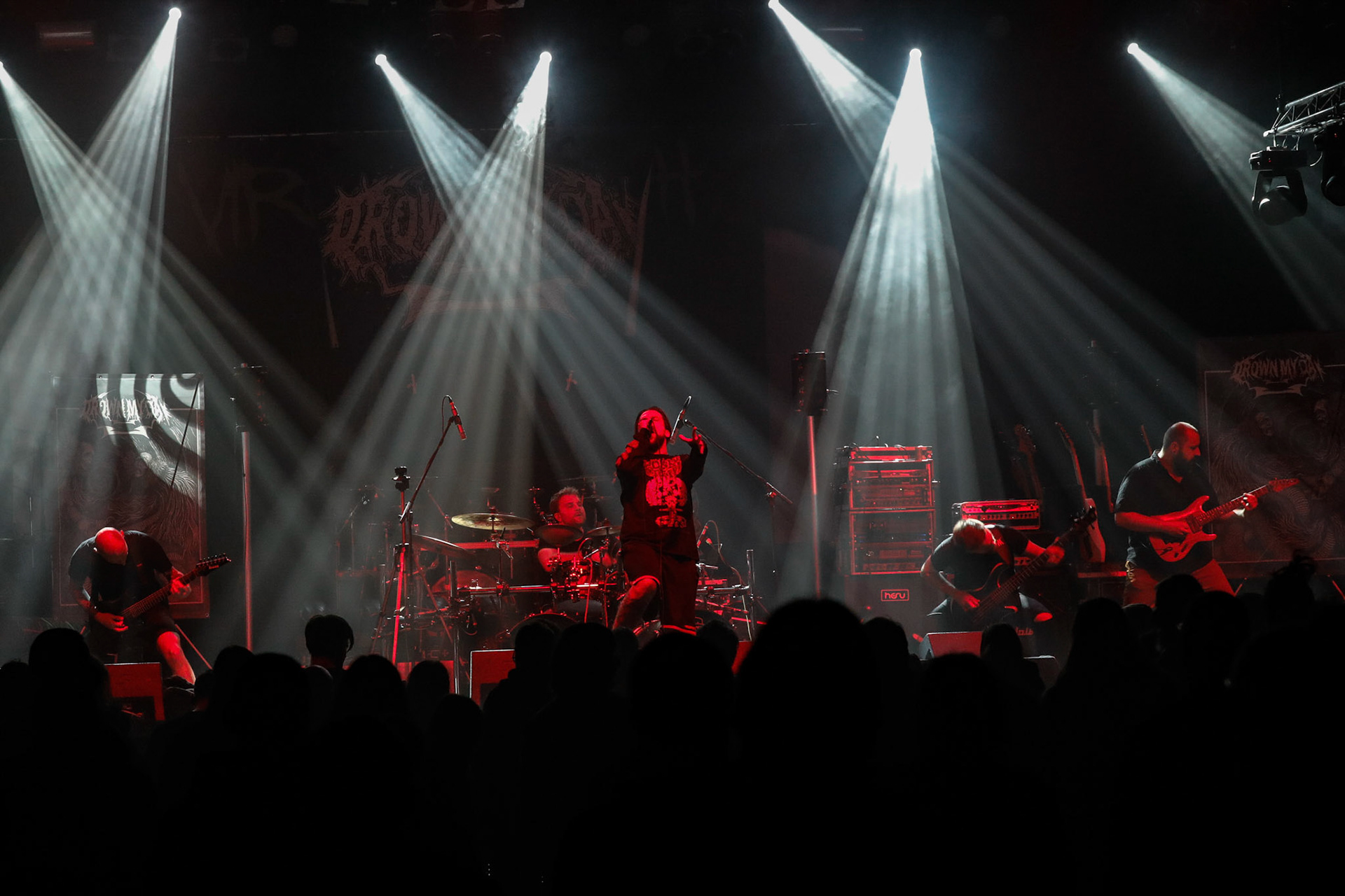 30.11.2018 Knock Out Tour 2018 - Warszawa Progresja - DROWN MY DAY deathcore, metalcore, death metal, 

Maciek "Groov" Korczak wokal, 
Arkadiusz Antosz gitara basowa, 
Sergiusz Smolnicki gitara, 
Sławomir Wojtas gitara, 
Kuba Homik perkusja, fot. Andrzej Wasilkiewicz/Reporter