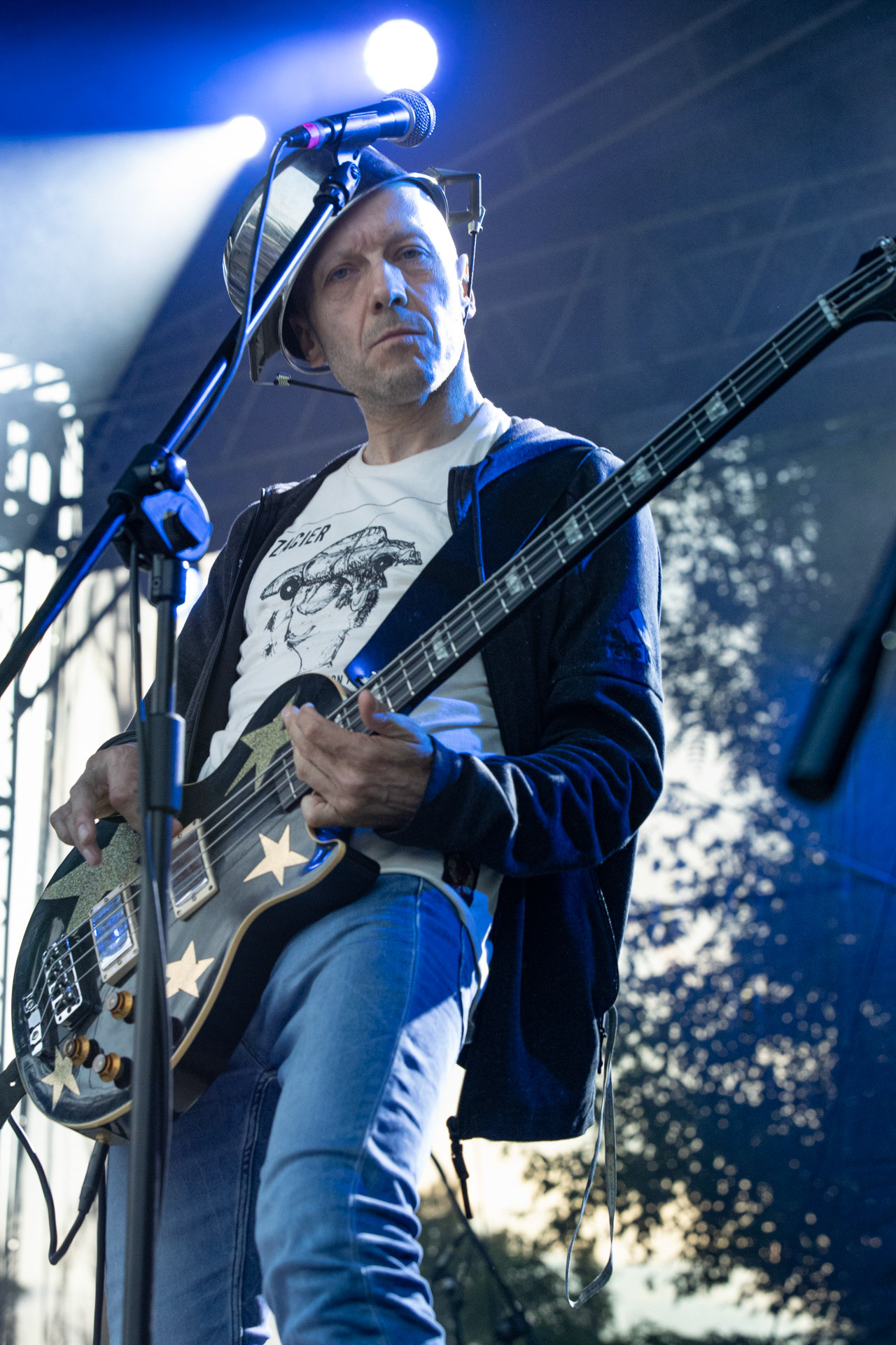 Elektryczne Gitary - koncert Zacieralia w warszawskiej Progresji.Gramy Do Woli - Warszawa, Progresja.n/z Tomasz Grochowalski – gitara basowa,Fot. Andrzej Wasilkiewicz/Reporter