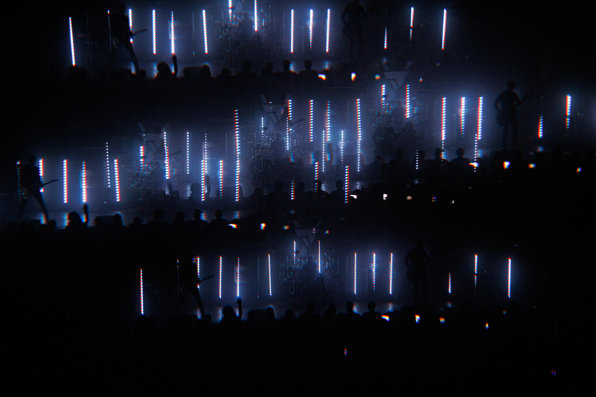 27.11.2021 TIDES FROM NEBULA koncert, Warszawa klub Progresja,Knock Out Productions, Mystic Production,Post-rock, muzyka alternatywna, progresywny rock.n/z Maciej Karbowski – gitara, instrumenty klawiszowen/z Przemek Weglowski – gitara basowan/z Tomasz Stolowski – perkusjaFot. Andrzej Wasilkiewicz/Reporter