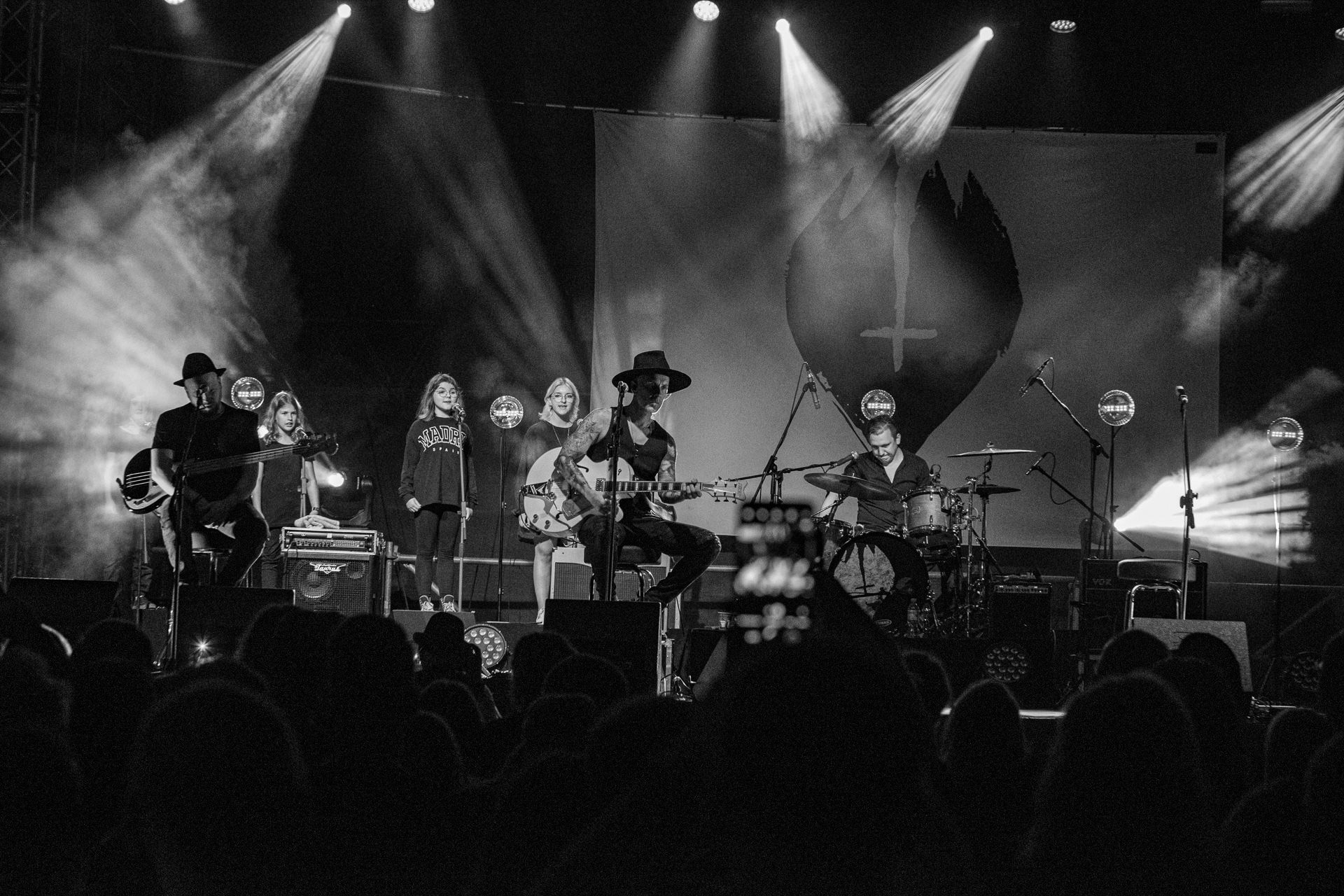 13.08.2021 koncert Me And That Man w Warszawie,Letnia scena Progresji, Gramy do Woli.n/z Adam Nergal Darski - gitara, wokal,n/z John Porter - gitara, wokal,n/z Łukasz Kumański - perkusja,n/z Matteo Bassoli - bass, wokal,n/z Sasha Boole - gitara, wokal,Fot. Andrzej Wasilkiewicz/Reporter