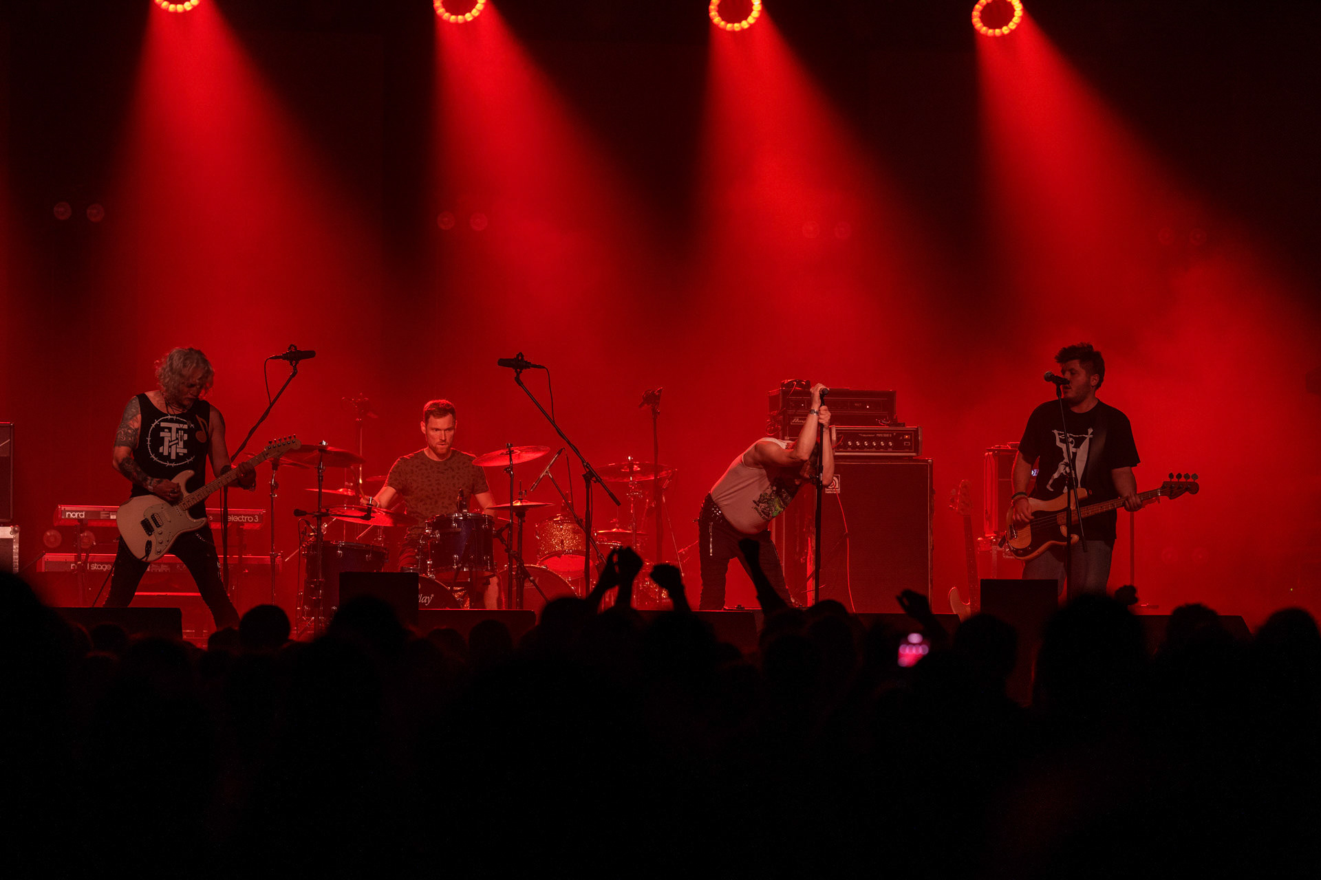 4.11.2022 TZN Xenna - warszawska grupa punkrockowa, wystapila przed KULTem w Warszawie, Klub Stodola,fot. Andrzej Wasilkiewicz/Reporter