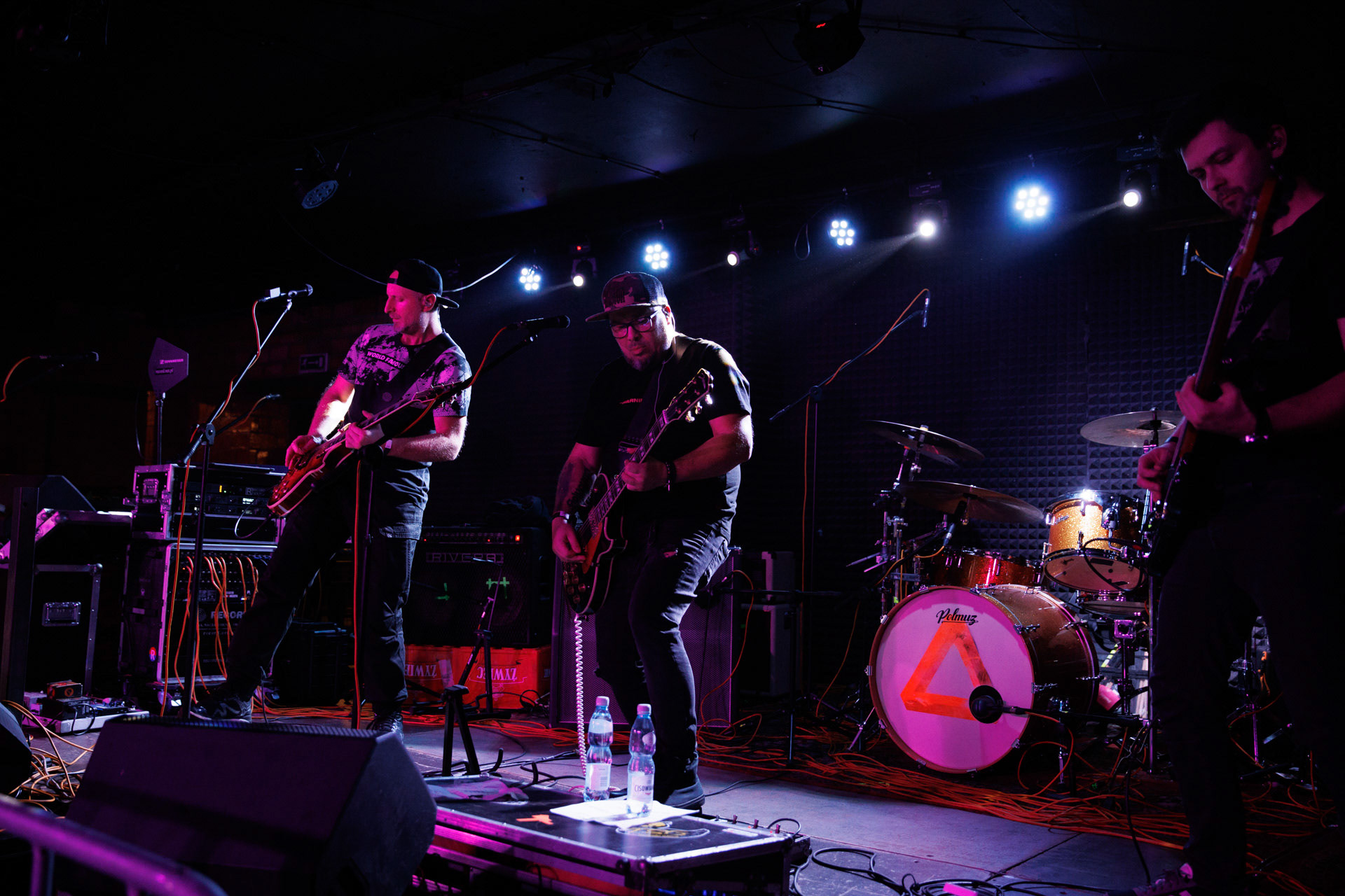 12.11.2021 koncert Holyguns Warszawa klub Remontsupport Lipali. Polski rock.fot. Andrzej Wasilkiewicz/REPORTER