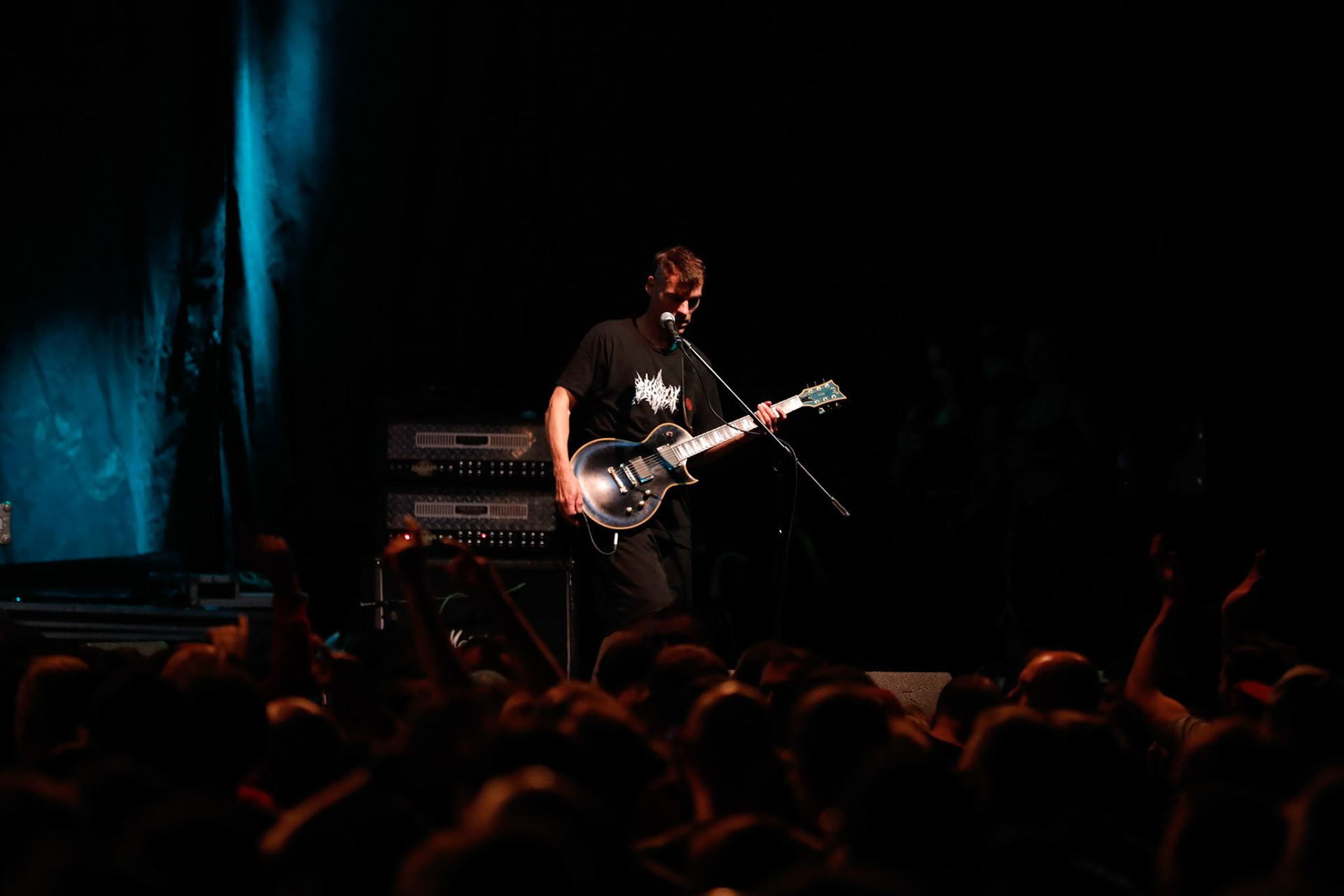 Dog Eat Dog - USA - hardcore, punkrock, rap, metal, hip hop,reggae, soul, funk,
Dave Neabore (bass), 
John Connor (vocals), 
Brandon Finley (drums) 
Roger Hämmerli (guitar)
Bozez (sax & beer)
koncert w Warszawskiej Progresji w ramach trasy 25 lat All Boro Kings zespołu Dog Eat Dog.
fot. Andrzej Wasilkiewicz/Reporter