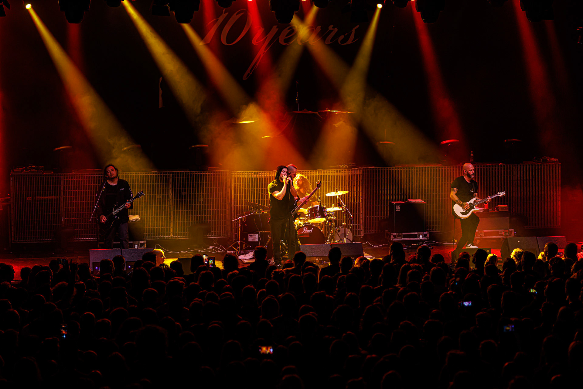 7.10.2022 - 10 Years – amerykanie z Knoxville w Tennessee, grajacy na  pogranicza metalu alternatywnego, hard rocka, post grunge. Jesse Hasek – wokal,Ryan „Tater” Johnson – gitara,Matt Wantland – gitara,Lewis Big Lew Cosby – basista,Brian Vodinh – perkusja,Produkcja Knock Out Productions, Fot. Andrzej Wasilkiewicz/Reporter