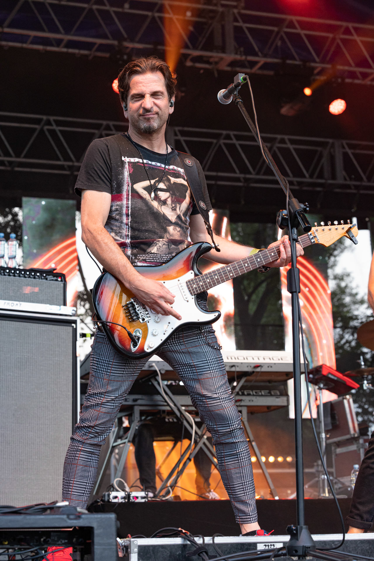 Koncerty Lady Pank w ramach urodzinowej trasy LP40 warszawska Pogresja.Gramy do Woli. Polski Rock, pop, soft rock, polska grupa rockowa z czasów PRL.n/z. Michał Sitarski – gitara, staly sideman, Fot. Andrzej kaziq Wasilkiewicz/Reporter