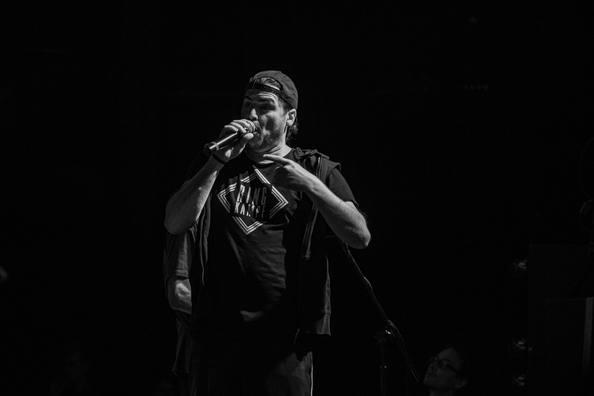 30.11.2021 koncert Dog Eat Dog - USA - hardcore, punkrock, rap, metal, hip hop, reggae, soul, funk,n/z Dave Neabore (bass), n/z John Connor (vocals), n/z Brandon Finley (drums), n/z Roger Hammerli (guitar),n/z Bozez (sax &amp; beer),koncert Warszawa, Progresja 25 lat albumu Play Games -  Dog Eat Dog.fot. Andrzej Wasilkiewicz/Reporter