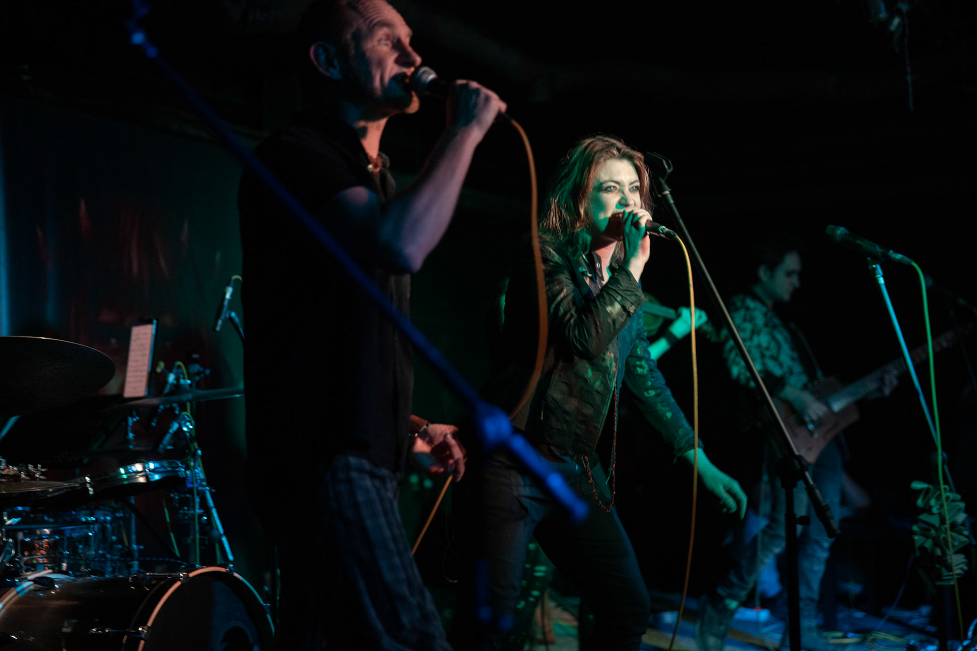 Żywiołak - biometal, folk, ethno sound,
Robert Jaworski - fidel renesansowa, wokal, lira korbowa,
Kamil Strzyżewski - gitara basowa, lutnia,
Wiktoria Kwiatkowska - śpiew, 
Zuza Ciszewska - śpiew, skrzypce,
Michał Lange - perkusja,
Szyszka Leśna - skrzypce ,wokal wspomagający,
Warszawa, klub Potok Drugi Dom Ludzi Rocka,
fot. Andrzej kaziq Wasilkiewicz