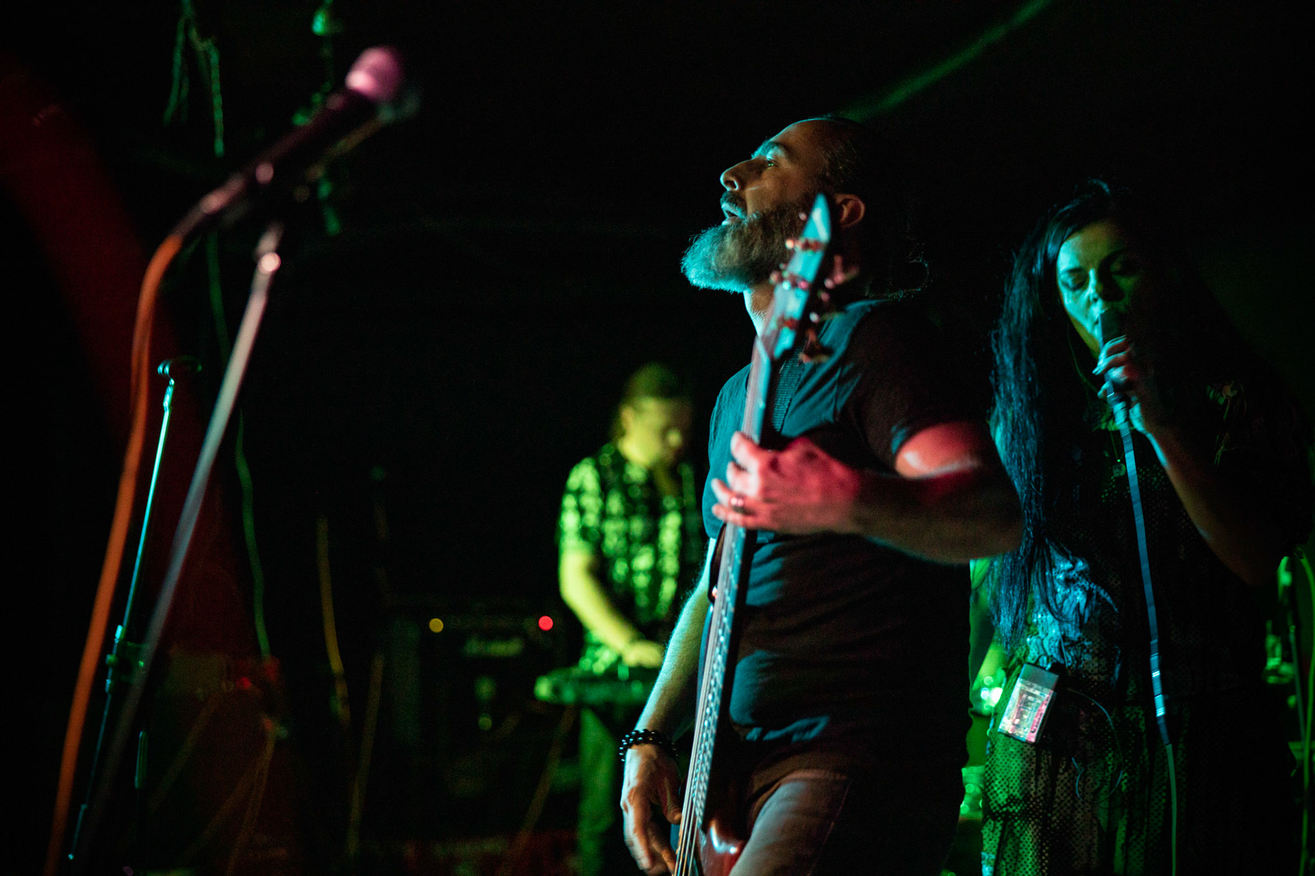 Hetane - rock alternatywny, trip-hop, muzyka elektroniczna,
MAGDA OLEŚ - wokale, teksty,
ŁUKASZ /JELEŃ/ POL - gitara, klawisze, elektronika,
REM KARPIENKO - bass,
MICHAŁ LANGE- perkusja,
Warszawa, klub Potok Drugi Dom Ludzi Rocka,
fot. Andrzej kaziq Wasilkiewicz