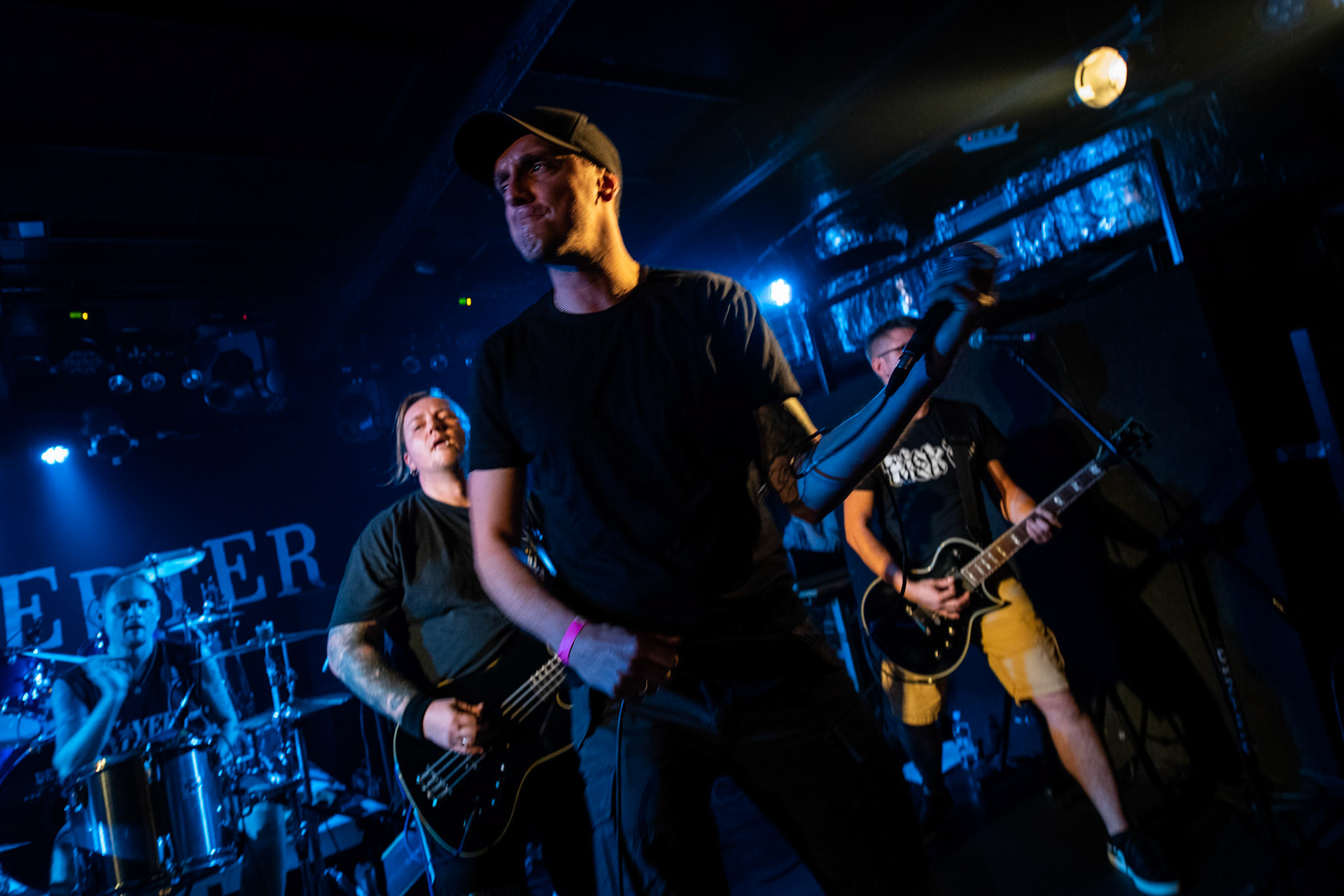 8.12.2018r 1125 koncert Proxima, Rafał „Wróbel” Wróblewski – wokal
Krzysztof „Sokół” Sokołowski – perkusja
Dawid Gappa – gitara basowa
Szymon „Laluś” Wolny – gitara elektryczna
Adam „Ady” Wacyk – gitara elektryczna fot. Andrzej Wasilkiewicz/Reporter