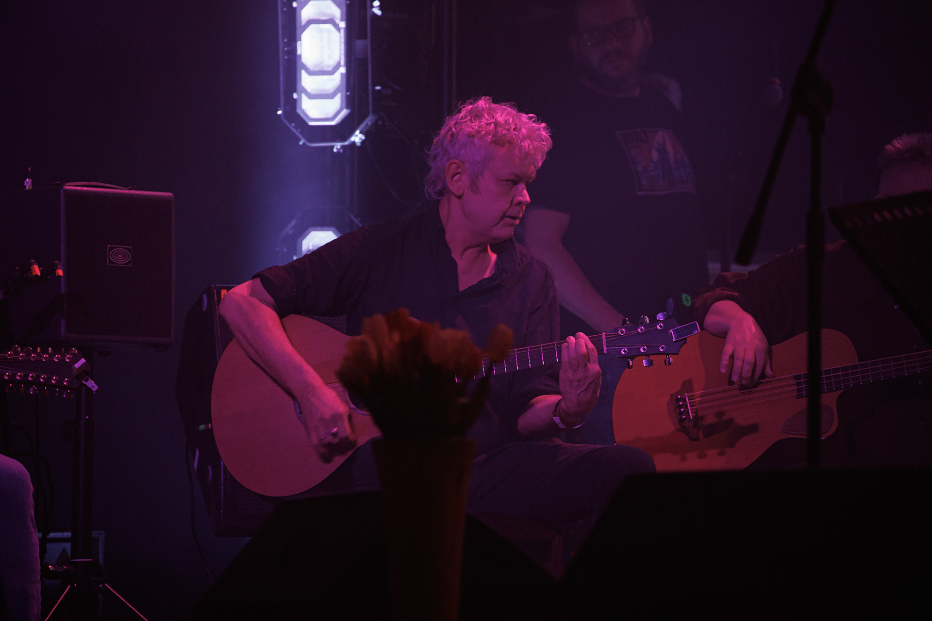 18.03.2022 KULT Akustik - koncert Warszawa klub Stodola,  n/z Piotr Morawiec gitara,Rock, rock progresywny, rock alternatywny, punk, nowa fala, polski rock.fot. Andrzej kaziq Wasilkiewicz/Reporter