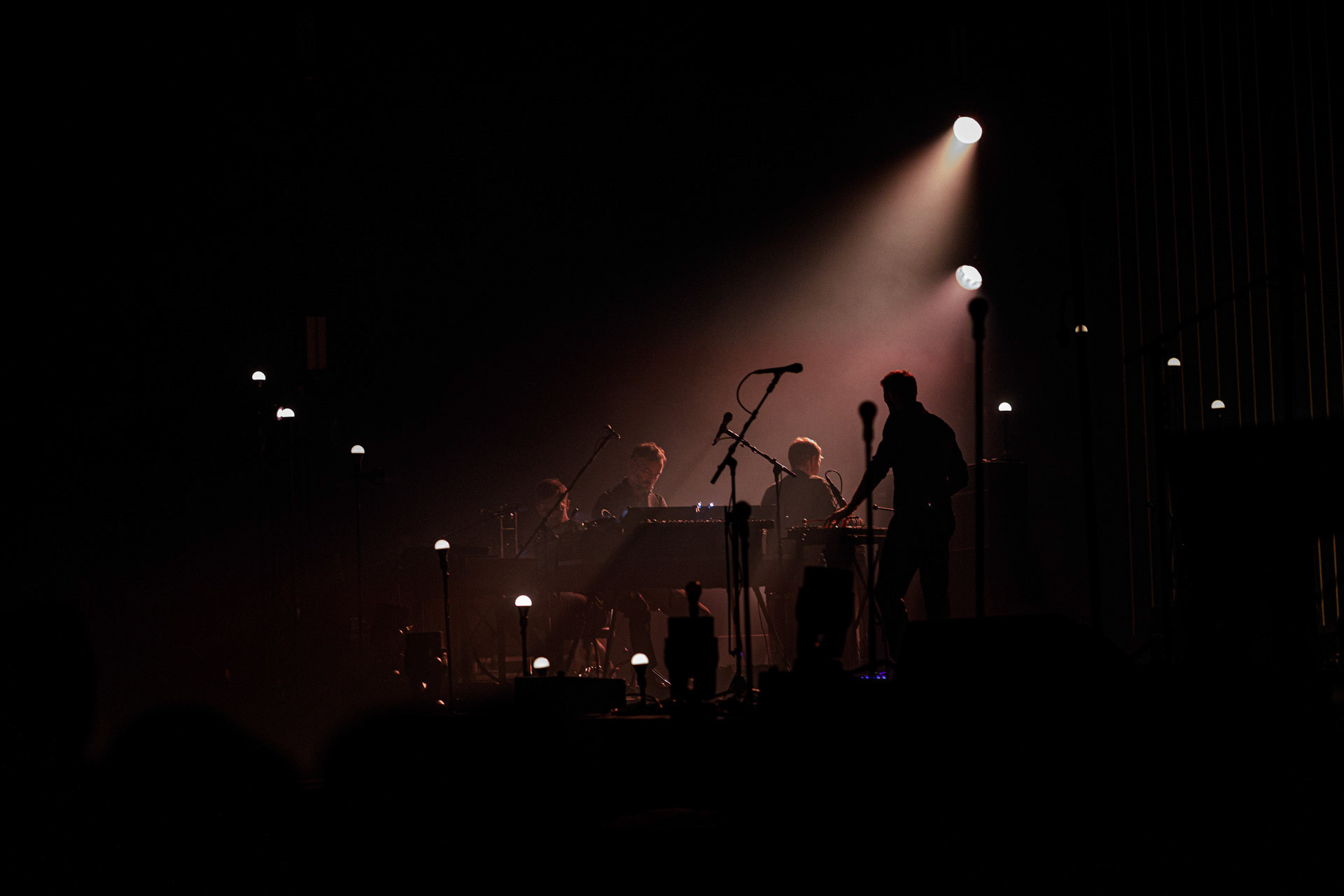 24.10.2022 Sigur Ros - 2022 World tour - Warszawa Expo XXI.Islandzkie trio Sigur Ros powraca po prawie dziesiecioletniej przerwie wraca z albumem Odins Raven Magic oaz zapowiedzia 20th Anniversary Edition.Jon Por Birgisson – wokal, gitara elektryczna,  Georg Holm – gitara basowa, dzwonki, wokal wspierający,Kjartan Sveinsson - instrumenty klawiszowe,Post-rock, Alternative rock, Ambient music,Amazing Music Denmark,Charm Music Poland,fot. Andrzej Wasilkiewicz/Reporter