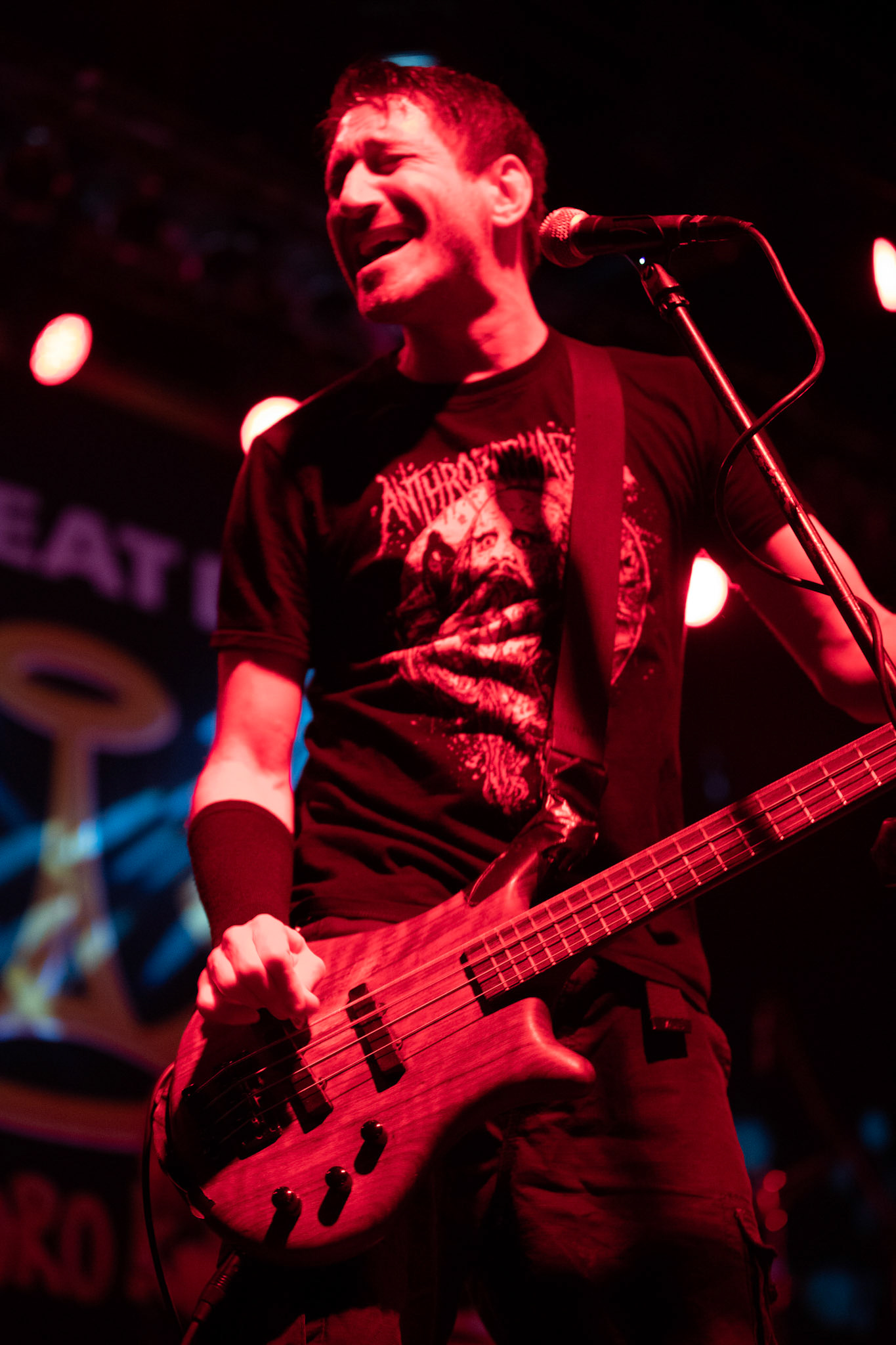 Dog Eat Dog - USA - hardcore, punkrock, rap, metal, hip hop,reggae, soul, funk,
Dave Neabore (bass), 
John Connor (vocals), 
Brandon Finley (drums) 
Roger Hämmerli (guitar)
Bozez (sax & beer)
koncert w Warszawskiej Progresji w ramach trasy 25 lat All Boro Kings zespołu Dog Eat Dog.
fot. Andrzej Wasilkiewicz/Reporter