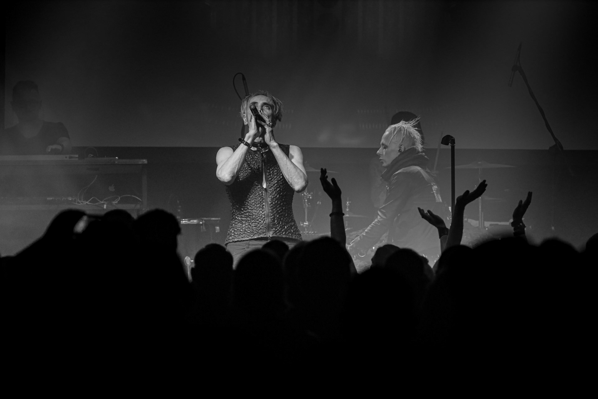 9.08.2022 FRONT LINE ASSEMBLY (Metropolis Records/Kanada) - Industrial/EBM - Warszawski koncert w Progresji.  WiniaryBookings,fot. Andrzej Wasilkiewicz/kaziq.com