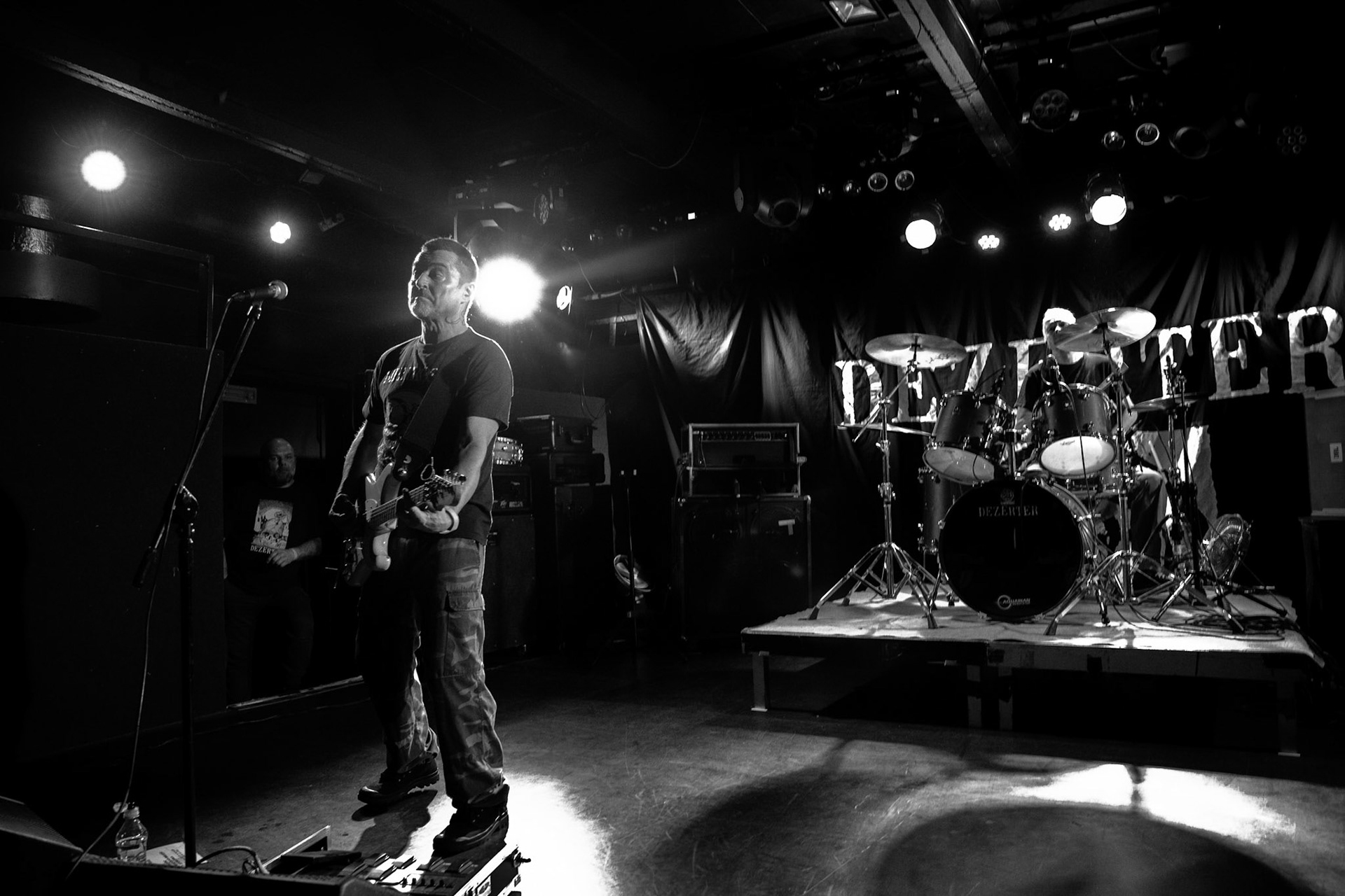 8.12.2018r Dezerter koncert Proxima, Robert Robal Matera gitara, wokal, Krzysztof Grabowski perkusja, fot. Andrzej Wasilkiewicz/Reporter