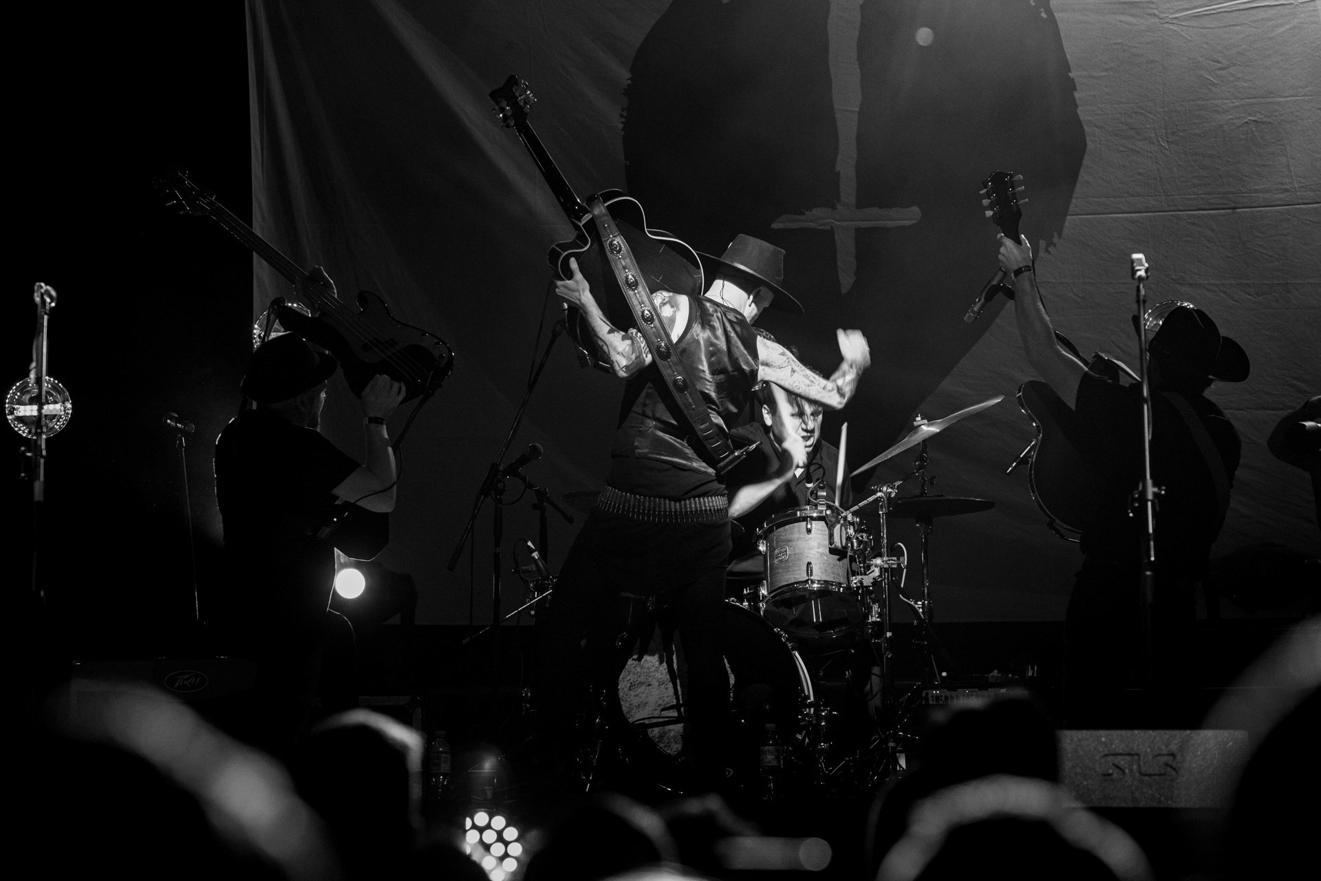 13.08.2021 koncert Me And That Man w Warszawie,Letnia scena Progresji, Gramy do Woli.n/z Adam Nergal Darski - gitara, wokal,n/z John Porter - gitara, wokal,n/z Łukasz Kumański - perkusja,n/z Matteo Bassoli - bass, wokal,n/z Sasha Boole - gitara, wokal,Fot. Andrzej Wasilkiewicz/Reporter