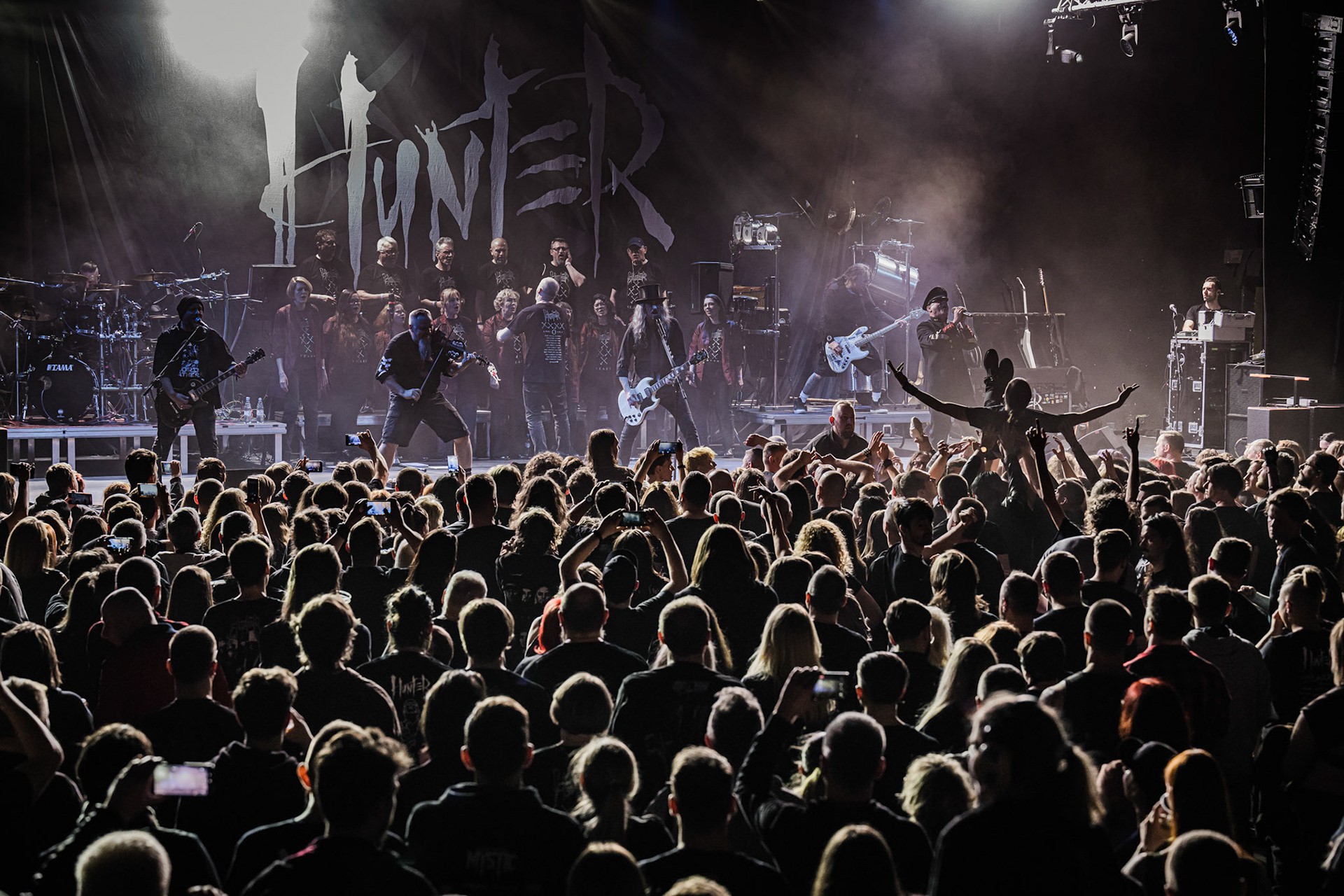 2025.04.5 Jubileuszowa trasa z okazji XXXX lecia zespolu Hunter - koncert w warszawskiej Progresji. fot. Andrzej Wasilkiewicz/Reporter