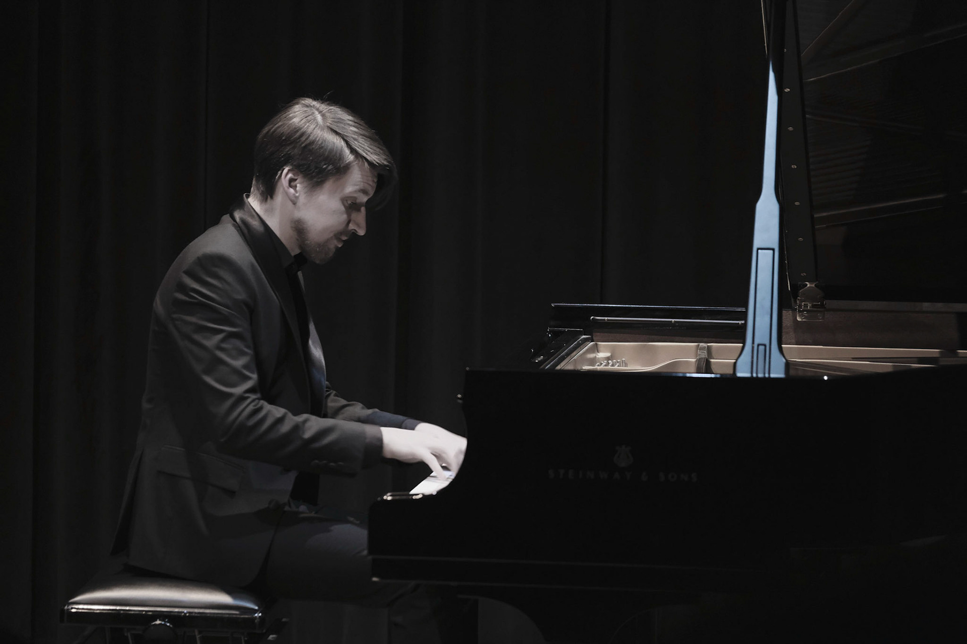 Łukasz Chrzęszczyk  fortepian