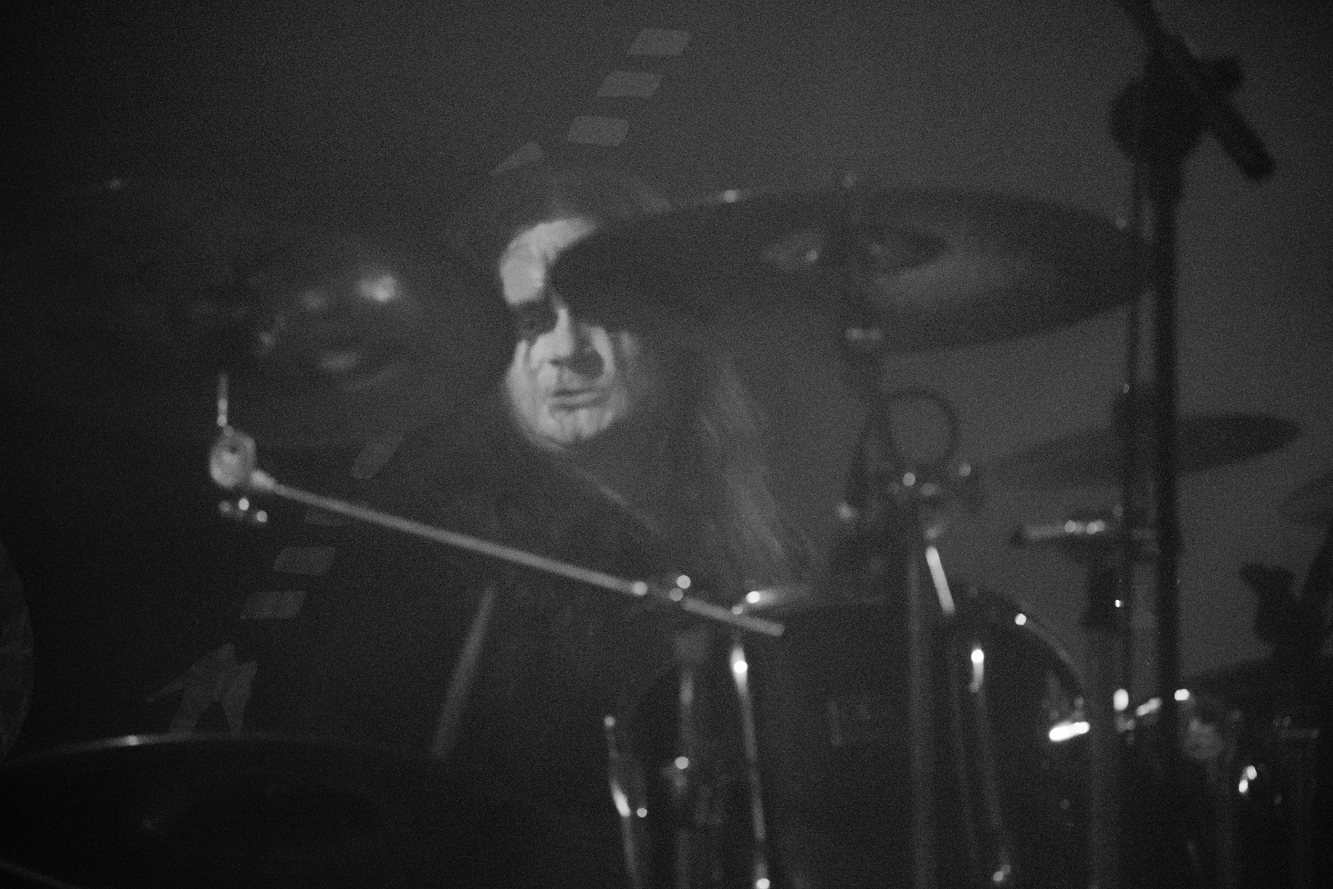 Deus Mortem - Polska, wrocławska grupa black metalowa powstała z inicjatywy gitarzysty i wokalisty Marka "Necrosodoma" Lechowskiego, warszawski koncert w Progresji odbył się w ramach europejskiej trasy koncertowej Mgły organizowany przez Left Hand Sounds, metal, blackmetal,  Andrzej Wasilkiewicz/Reporter