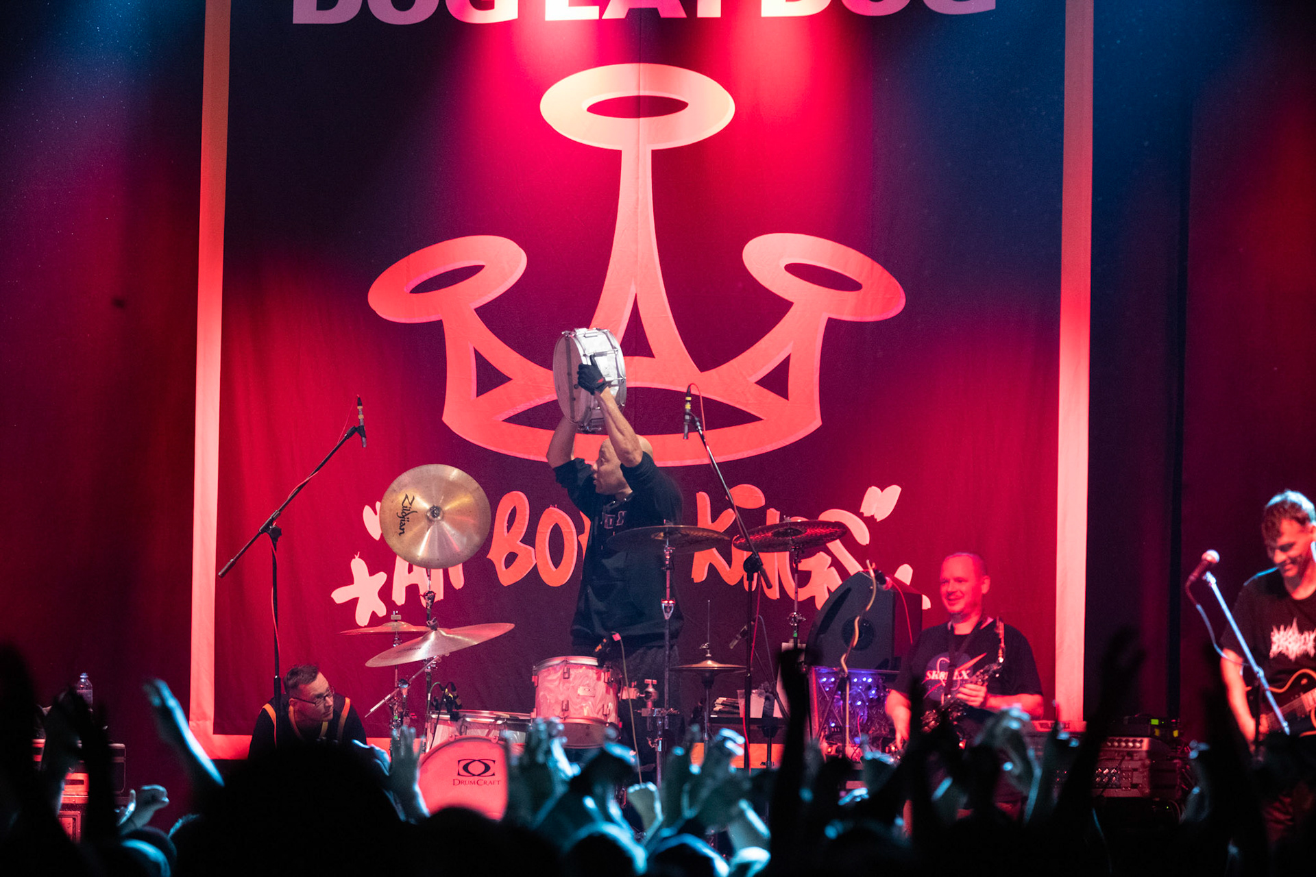 Dog Eat Dog - USA - hardcore, punkrock, rap, metal, hip hop,reggae, soul, funk,
Dave Neabore (bass), 
John Connor (vocals), 
Brandon Finley (drums) 
Roger Hämmerli (guitar)
Bozez (sax & beer)
koncert w Warszawskiej Progresji w ramach trasy 25 lat All Boro Kings zespołu Dog Eat Dog.
fot. Andrzej Wasilkiewicz/Reporter