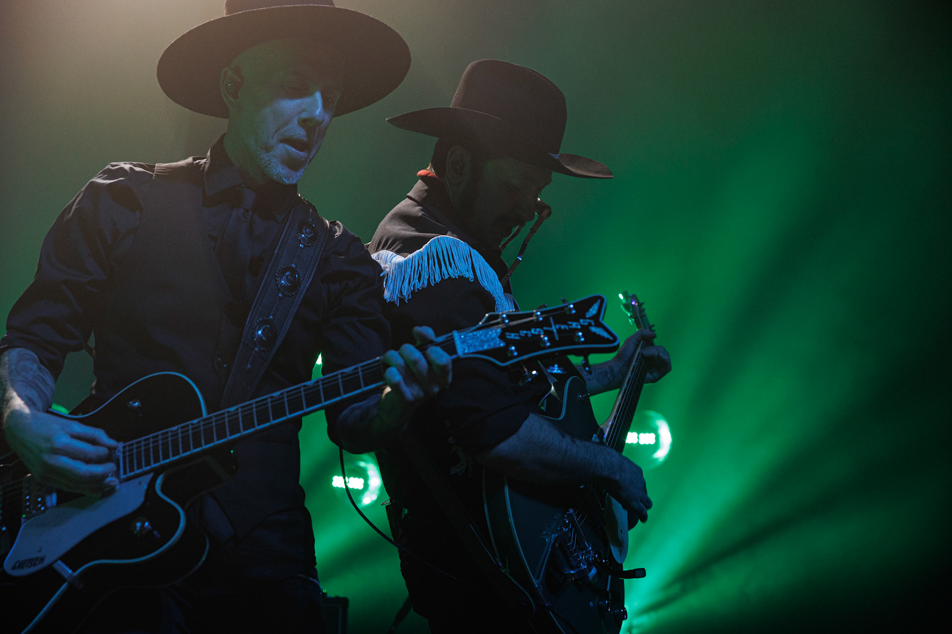 22.01.2022 koncert Me And That Man w Warszawie,Klub Progresja,n/z Adam Nergal Darski - gitara, wokal,n/z Sasha Boole - gitara, wokal,Nergal znany jest z szerokich horyzontow muzycznych. Lider Behemoth nigdy nie kryl swojej sympatii do lzejszej, klimatycznej muzyki, spod znaku country, folku, bluesa. Dowodem jest zespol Me And That Man.Fot. Andrzej Wasilkiewicz/Reporter