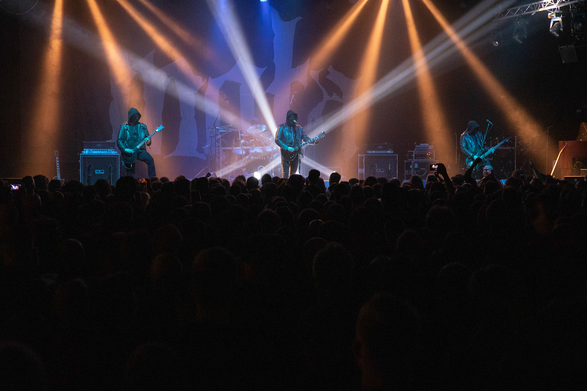 Mgła – polska grupa black metalowa powstała w Krakowie, pod przewodnictwem wokalisty i gitarzysty Mikołaja „M.” Żentary, warszawski koncert w Progresji odbył się w ramach europejskiej trasy koncertowej Mgły, organizowany przez Left Hand Sounds, metal, blackmetal,  Andrzej Wasilkiewicz/Reporter