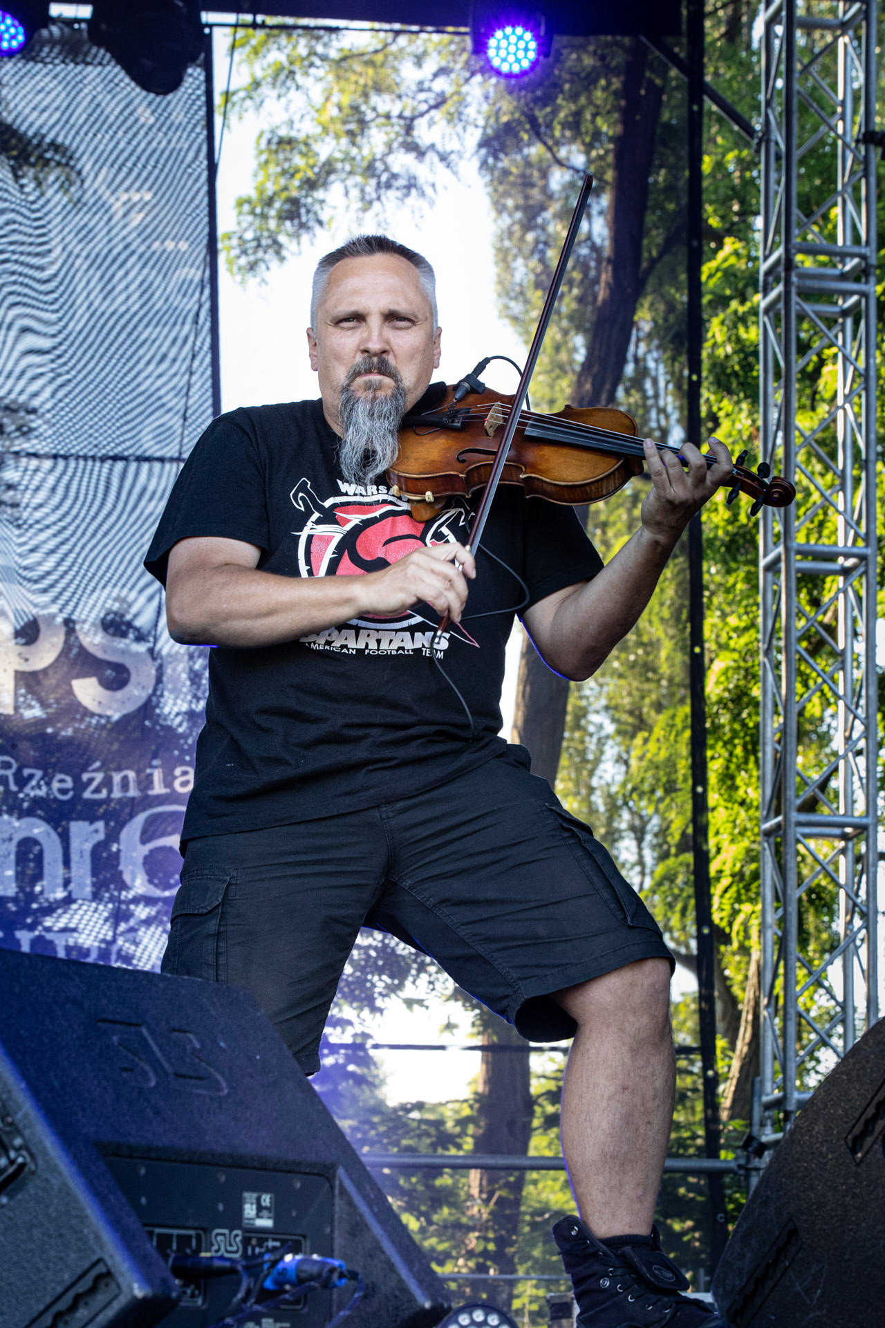 Hunter - postpandemoniczny koncert z okazji XXXV-lecia.Progresja - Gramy do Woli, Warszawa.Michał „Jelonek” Jelonek – skrzypce, fot. Andrzej Wasilkiewicz/Reporter