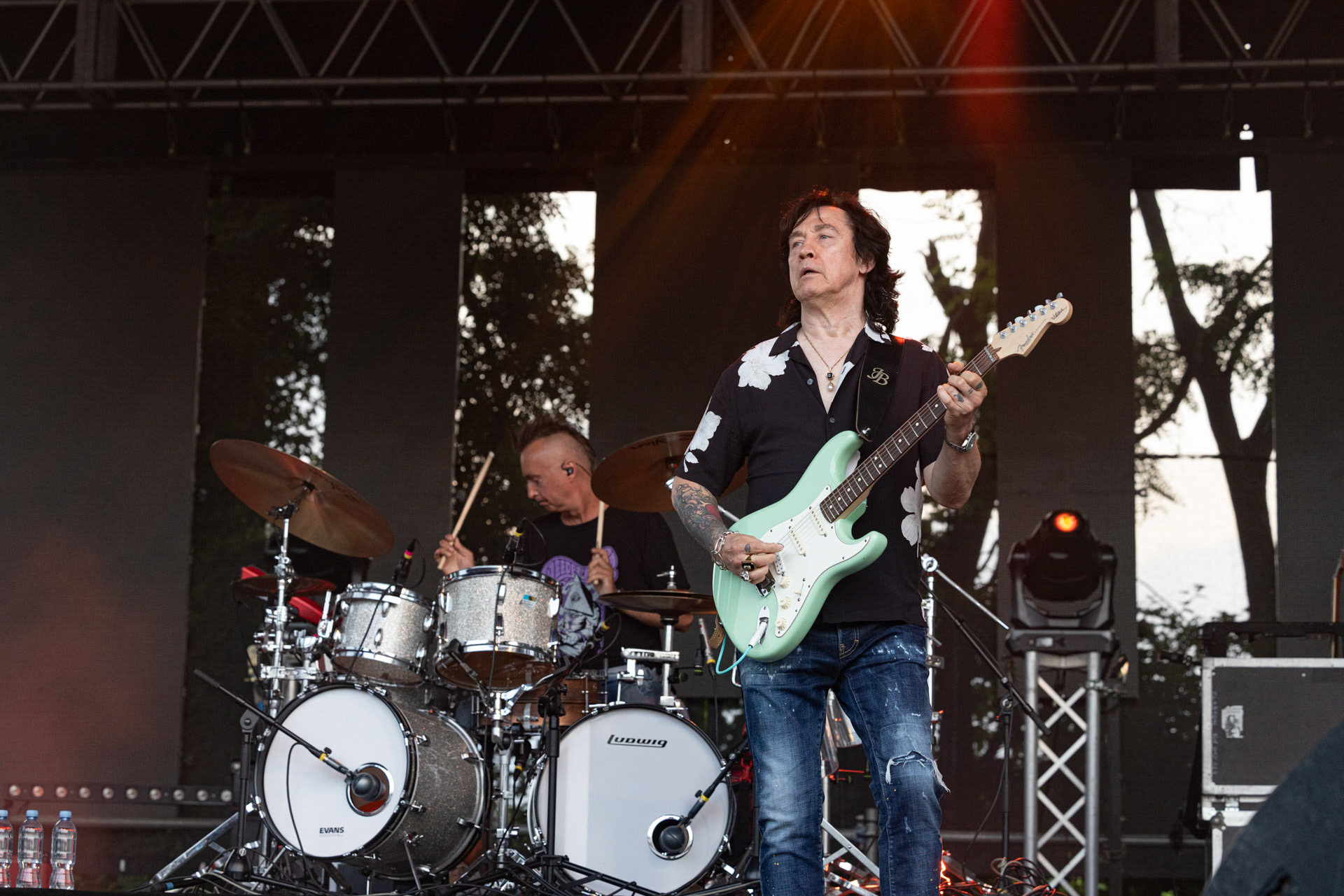 Koncerty Lady Pank w ramach urodzinowej trasy LP40 warszawska Pogresja.Gramy do Woli. Polski Rock, pop, soft rock, polska grupa rockowa z czasów PRL.n/z. Jan Borysewicz – gitara,  n/z. Kuba Jabłoński – perkusja Fot. Andrzej kaziq Wasilkiewicz/Reporter