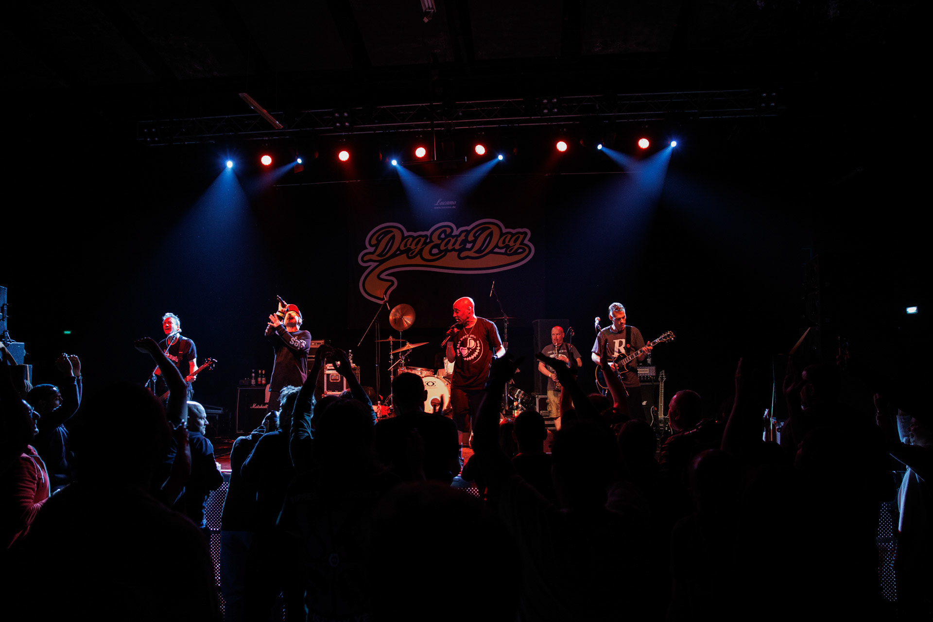 30.11.2021 koncert Dog Eat Dog - USA - hardcore, punkrock, rap, metal, hip hop, reggae, soul, funk,n/z Dave Neabore (bass), n/z John Connor (vocals), n/z Brandon Finley (drums, vocals), n/z Roger Hammerli (guitar),n/z Bozez (sax &amp; beer),koncert Warszawa, Progresja 25 lat albumu Play Games -  Dog Eat Dog.fot. Andrzej Wasilkiewicz/Reporter