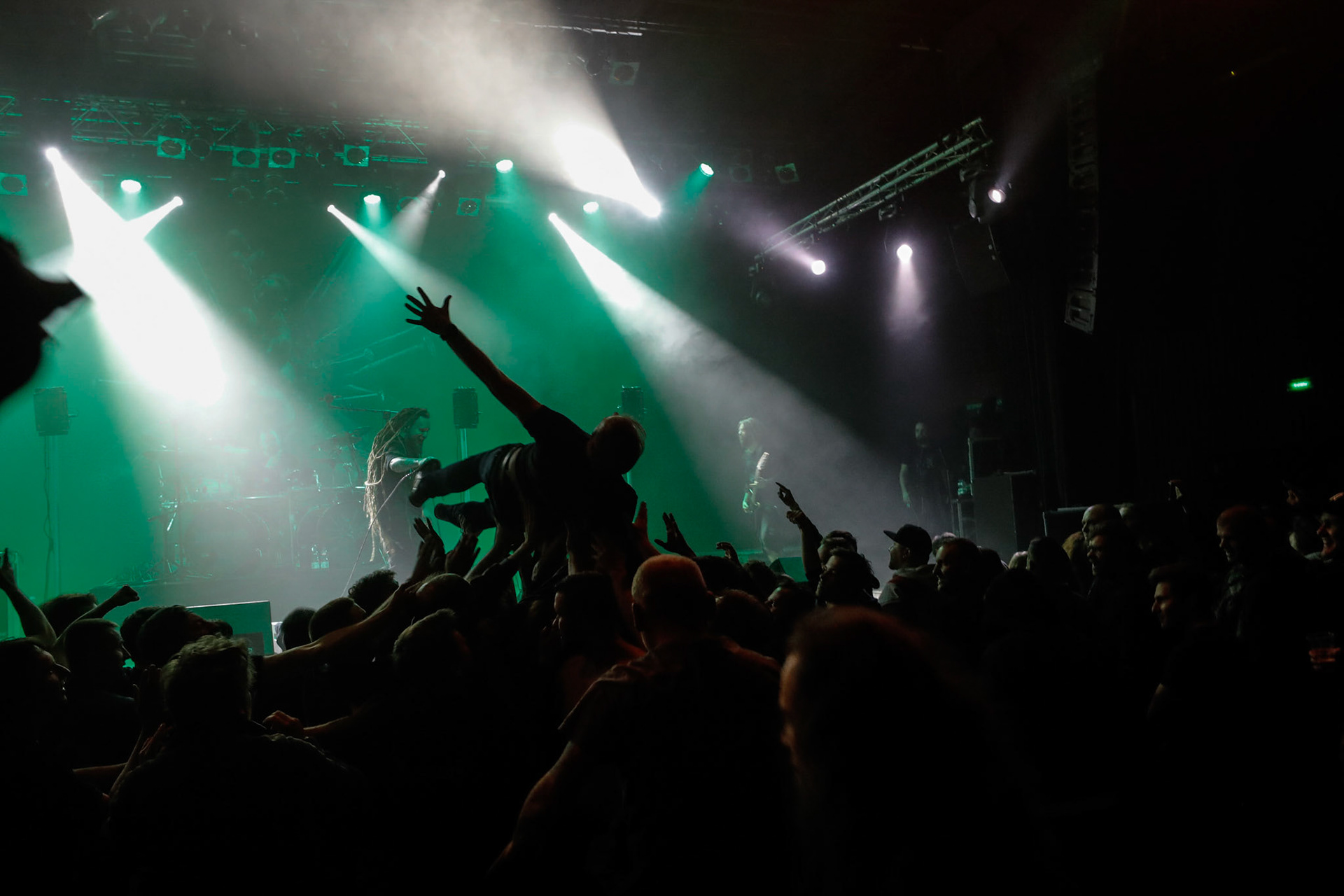 30.11.2018 Knock Out Tour 2018 - Warszawa Progresja - DECAPITATED - techniczny death metal, groove metal,

Wacław „Vogg” Kiełtyka gitara,
Rafał "Rasta" Piotrowski wokal, 
Michał "Młody" Łysejko perkusja,
Hubert Więcek gitara basowa, fot. Andrzej Wasilkiewicz/Reporter