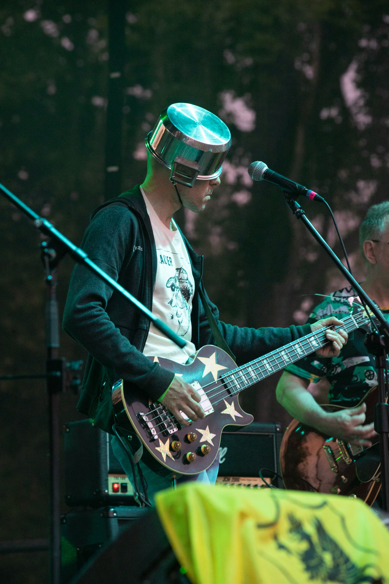 Elektryczne Gitary - koncert Zacieralia w warszawskiej Progresji.Gramy Do Woli - Warszawa, Progresja.n/z Tomasz Grochowalski – gitara basowa,Fot. Andrzej Wasilkiewicz/Reporter