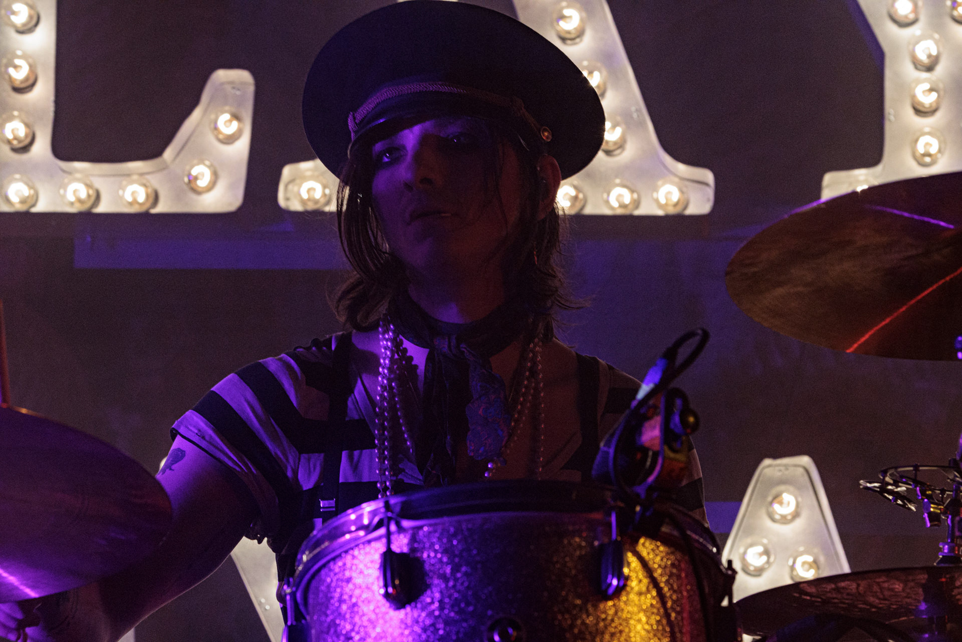 Palaye Royale - Warszawski koncert zespołu braci Kropp w Progresji. Art rock, rock and roll, glam rock, garage rock, indie rock, WiniaryBookings, fot. Andrzej Wasilkiewicz/Reporter