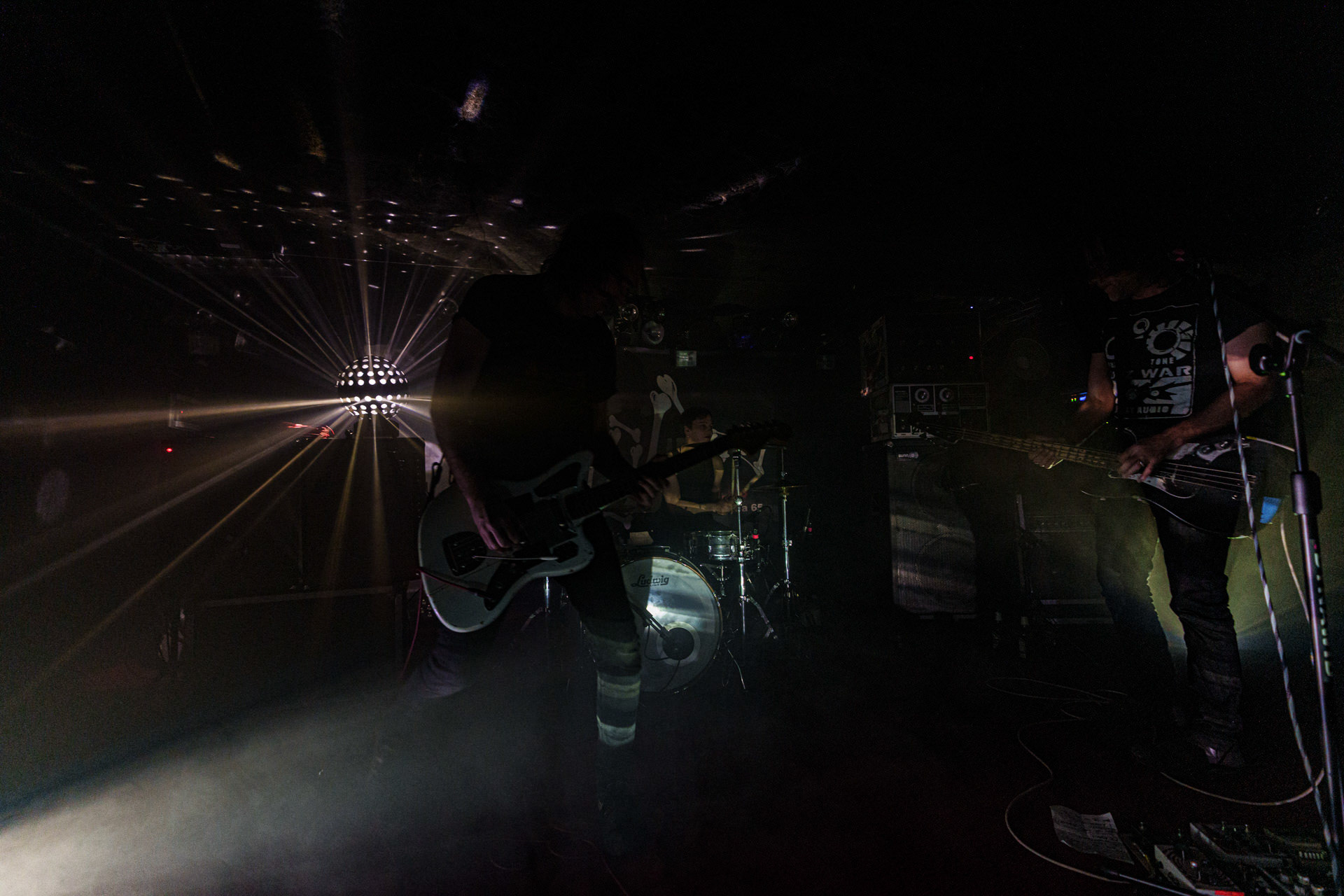 2023.02.6 - A Place To Bury Strangers (USA / Dedstrange) - noise rock.Warszawa VooDoo, Winiary Bookings. Fot. Andrzej Wasilkiewicz/Reporter