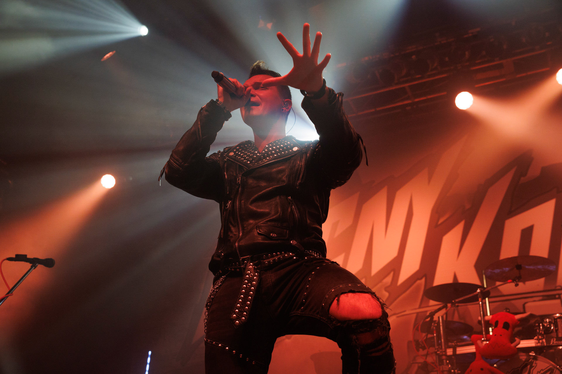 18.12.2021 Nocny Kochanek - Antysylwester Antyradia,18 lat klubu Progresja,Nocny Kochanek - koncert Warszawa,Progresja, Zdrajcy Metalu, klasyczny heavy metal, Alter Ego, Night Mistress.n/z Krzysiek Sokolowski – wokal,n/z Arkadiusz Majstrak – gitara,n/z Artur Pochwala – bas,n/z Robert Kazon Kazanowski – gitara,n/z Artur Zurek – perkusja,Fot. Andrzej Wasilkiewicz/Reporter