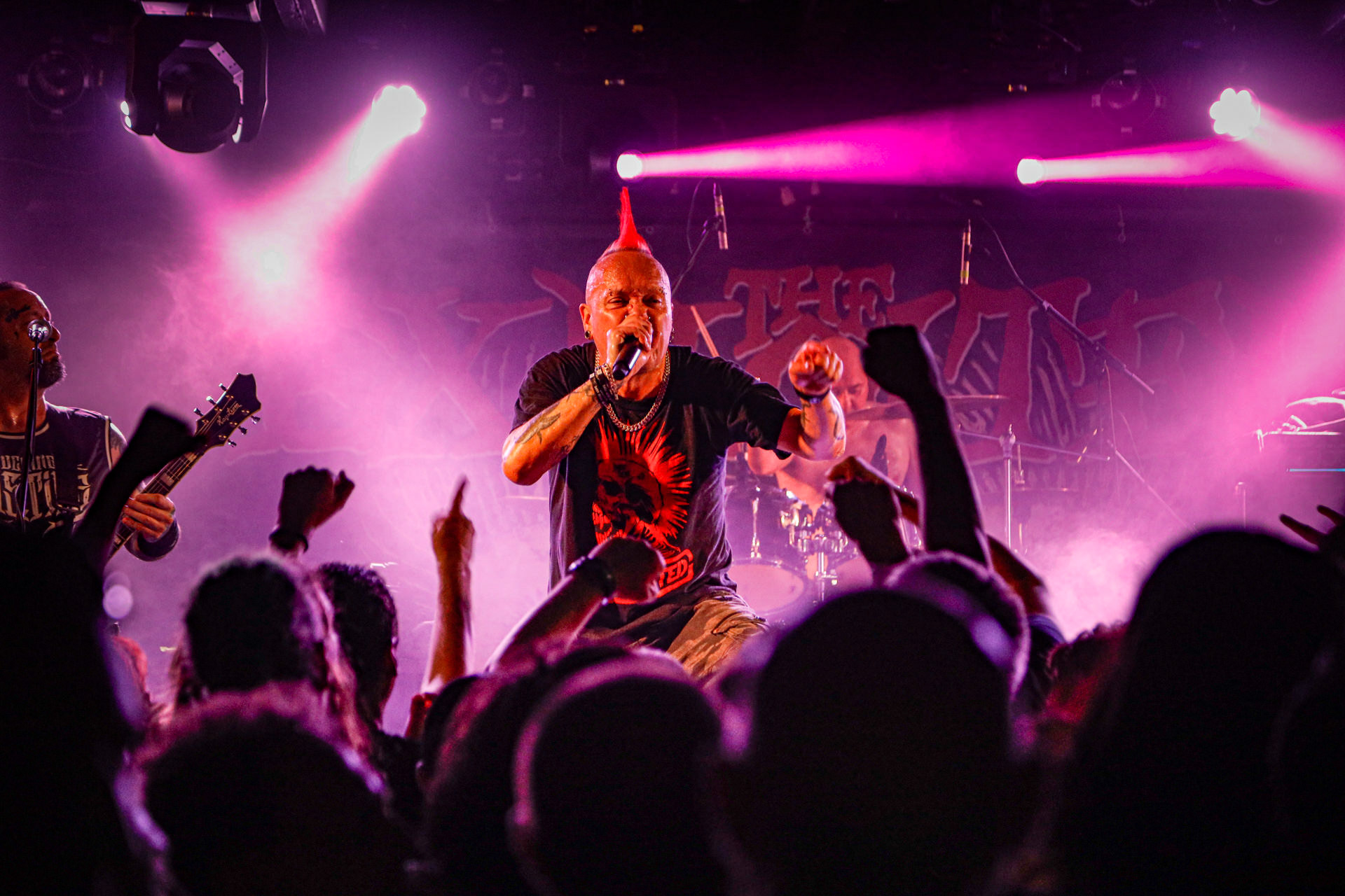 25.08.2022 The Exploited - legenda drugiej fali punk rocka na koncercie w warszawskiej Proximie.Weterani punk rock, hardcore punk, crossover thrash z Edynburga w składzie:Wattie Buchan – wokal, Irish Rob – bas,Willie Buchan – perkusja,Robbie Steedo Davidson - gitara,Produkcja: Noise Annoys Booking Agency and Records, Boredom Booking. fot. Andrzej Wasilkiewicz/Reporter