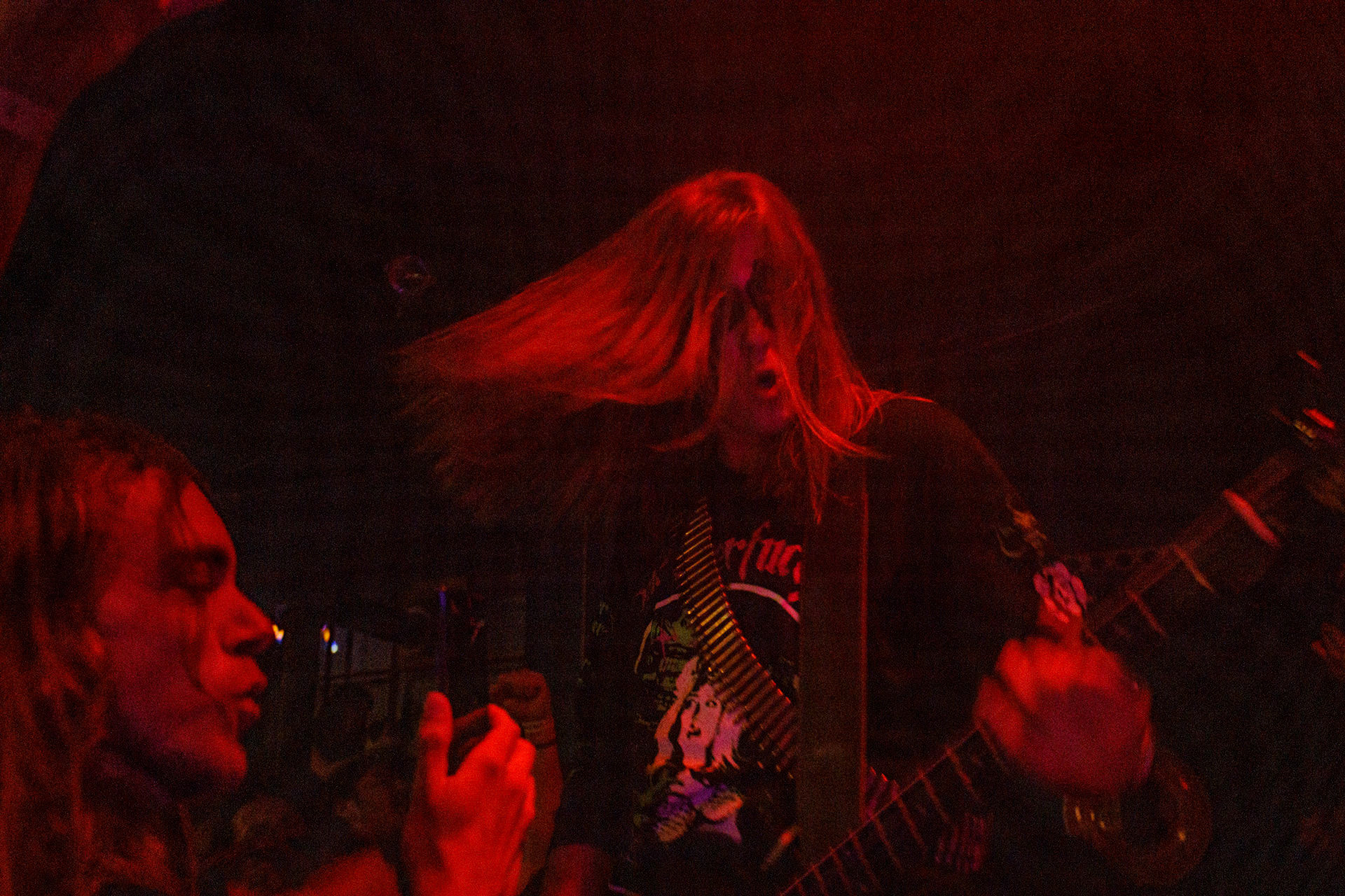 TRUCHŁO STRZYGI (black punk), Gwiezdny Demon - release show,w składzie:Gambit - wokalP. - gitara/wokalAlkatraz - gitara/wokalKaczor - garyMadness - bass/wokalPanass - bass/wokalGolem - nosferatu/wokalCzarownice - tba/wokalChłopaki z baraków polskiego metalu, rozpędzona maszyna do robienia grubego melanżu, gwiezdne trupy, kreatury obrzydlistwa i martwi decydenci podziemia. Prawdopodobnie pierwszy i ostatni raz zagrają całego Demona na żywo, a Ty mordeczko będziesz miał o czym kolegom przy wódce opowiadać.Produkcja Left Hand Soundsfot. Andrzej Wasilkiewicz/kaziq.com