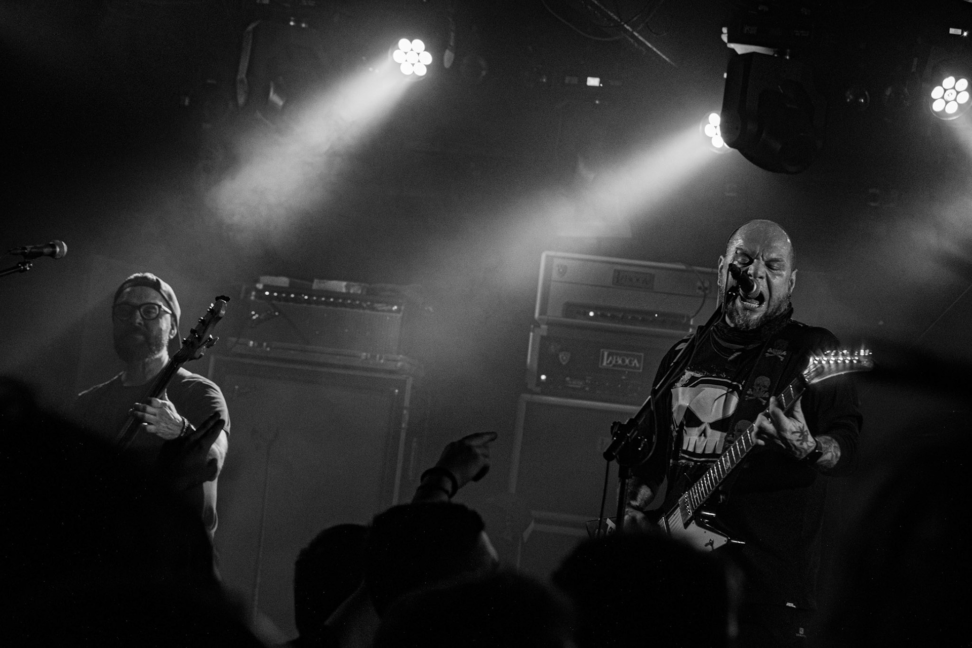 02.02.2020 Koncert Illusion w warszawskiej Proximie. 
n/z Tomasz Lipnicki – gitara, wokal, 
n/z Jarosław Śmigiel – gitara basowa
Polski grunge, hardcore, hardrock, Winiary Bookings fot. Andrzej Wasilkiewicz/REPORTER