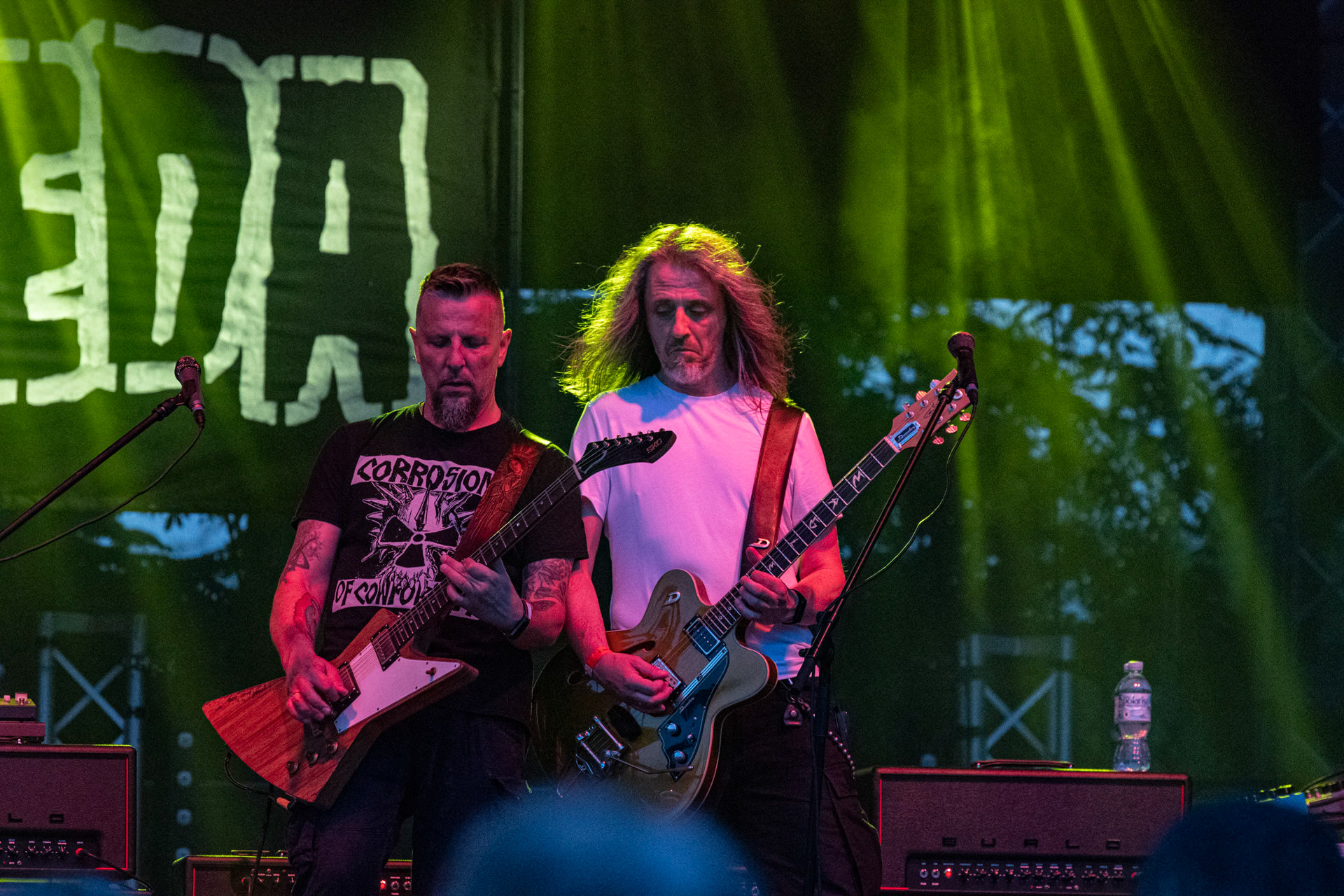 Koncert Luxtorpeda 10 urodziny. Warszawa Progresja.Gramy do Woli.n/z.Robert „Litza” Friedrich – gitara, wokal,n/z.Robert „Drężmak” Drężek – gitaraFot. Andrzej kaziq Wasilkiewicz/Reporter