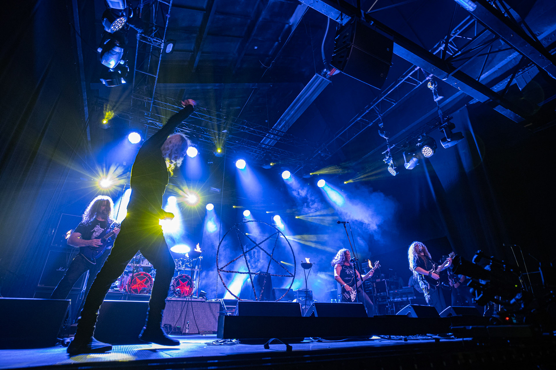 12.09.2021 - KAT i Roman Kostrzewski - koncert "Do zobaczenia w piekle" Wroclaw, Centrum Koncertowe A2.  Roman Kostrzewski – wokalJacek Nowak – perkusjaKrzysztof Pistelok – gitaraJacek Hiro – gitaraMichal Laksa – basGościnnie: Adam „Nergal” Darski (Behemoth)Piotr „Peter” Wiwczarek (Vader),Tomasz „Titus” Pukacki (Acid Drinkers)Adrian „Fred” Frelich (Dragon)Krzysztof „Fazi” Oset (ex-Kat)Piotr „Mancover” Mańkowski (Wolf Spider)Wacław „Vogg” Kiełtyka (Decapitated)Marek „Spider” Pająk (Vader)Jarek „Gronos” Gronowski (Dragon, ex-Kat)Paweł „Baitel” Pasek (Decapitated) Piotr Radecki (ex-Kat &amp; Roman Kostrzewski)fot. Andrzej kaziq Wasilkiewicz