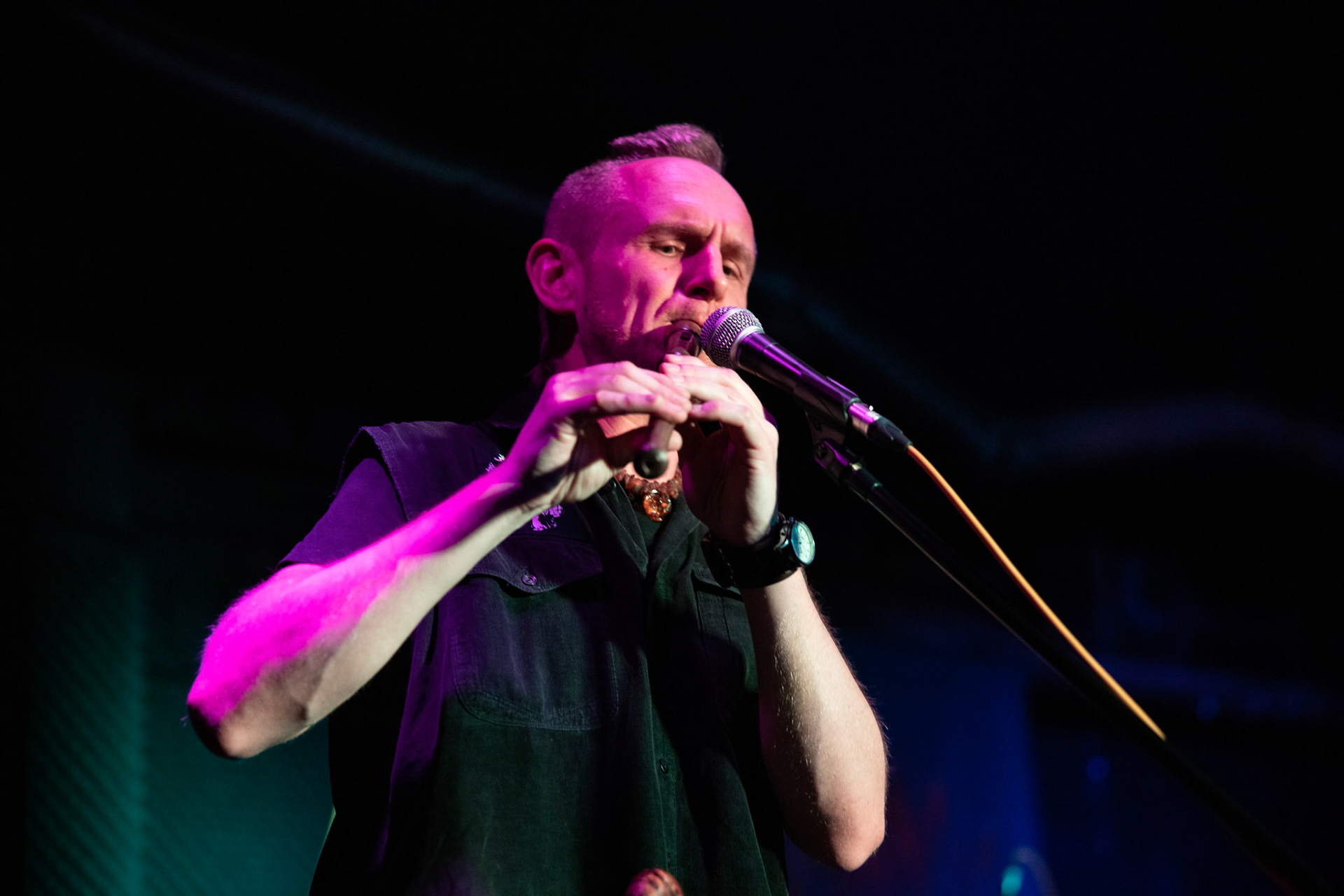 Żywiołak - biometal, folk, ethno sound,
Robert Jaworski - fidel renesansowa, wokal, lira korbowa,
Kamil Strzyżewski - gitara basowa, lutnia,
Wiktoria Kwiatkowska - śpiew, 
Zuza Ciszewska - śpiew, skrzypce,
Michał Lange - perkusja,
Szyszka Leśna - skrzypce ,wokal wspomagający,
Warszawa, klub Potok Drugi Dom Ludzi Rocka,
fot. Andrzej kaziq Wasilkiewicz